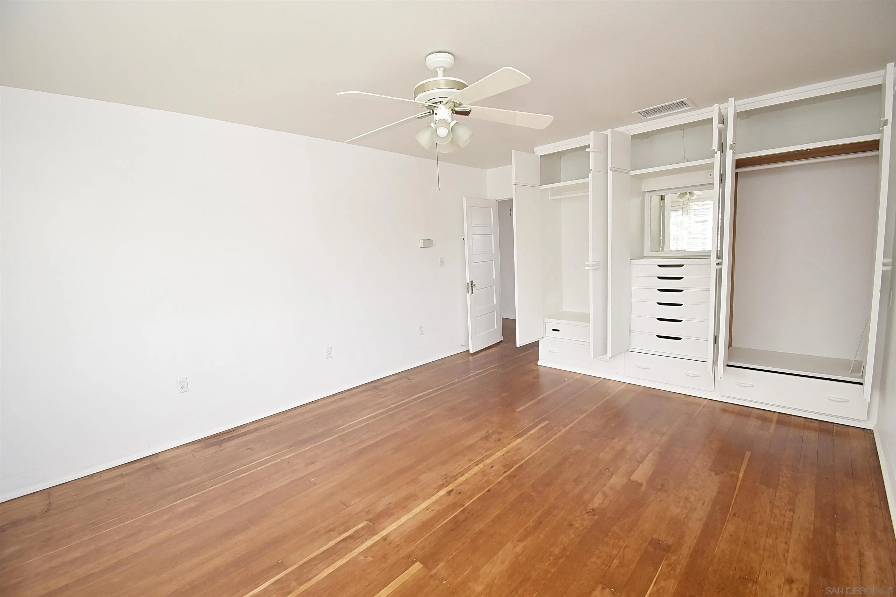 https://cdn.realtyfeed.com/cdn/127/260004461/f2936a91f9c7f3ec84018cc5a5dd90ba.webp