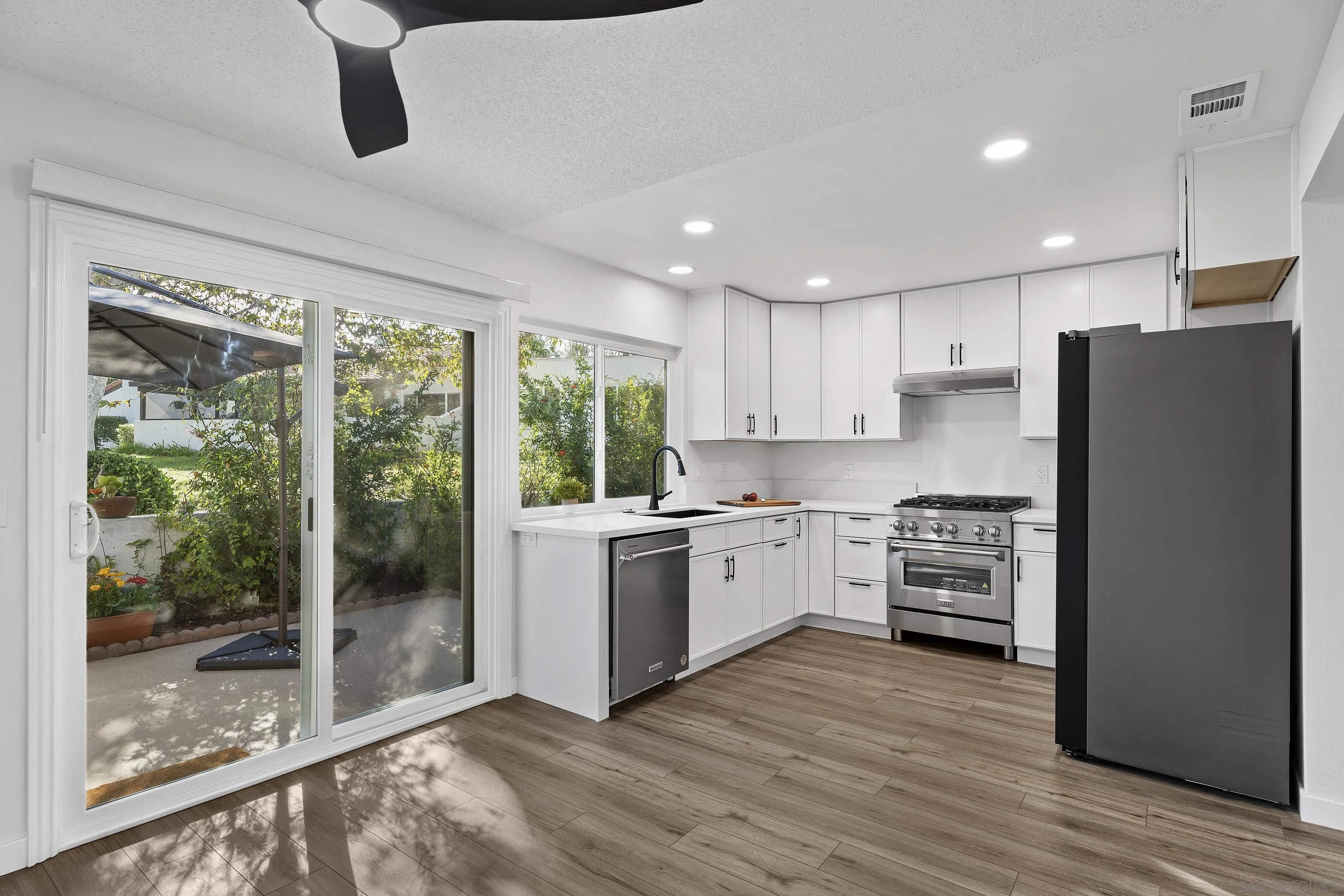 Photo #6: 260004467 Listing: Photo #6