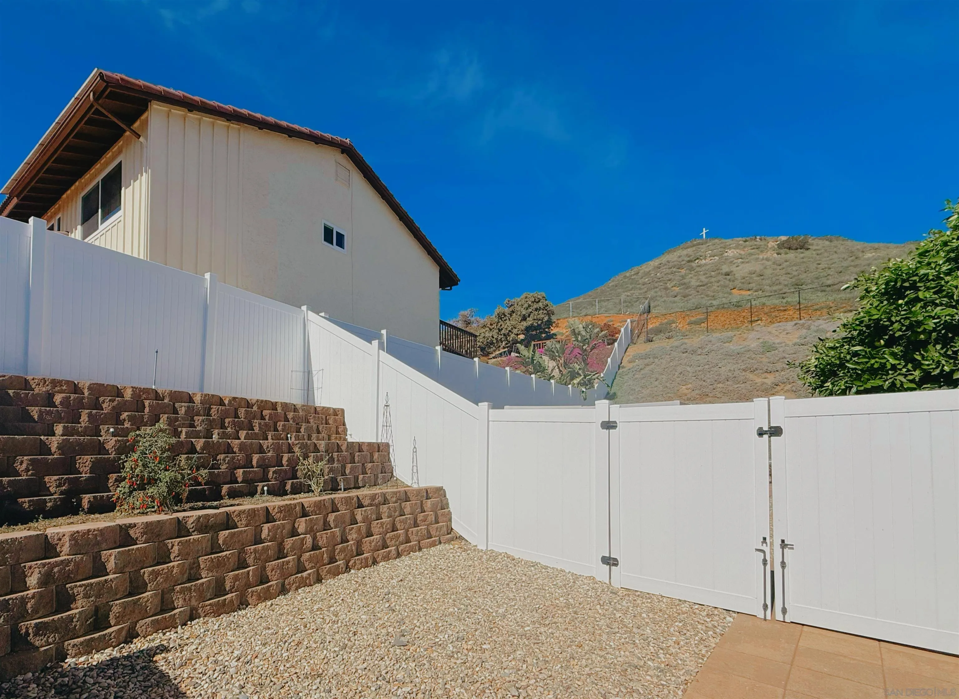 https://cdn.realtyfeed.com/cdn/127/260004469/09c4d444c441235f966e73beee119151.webp