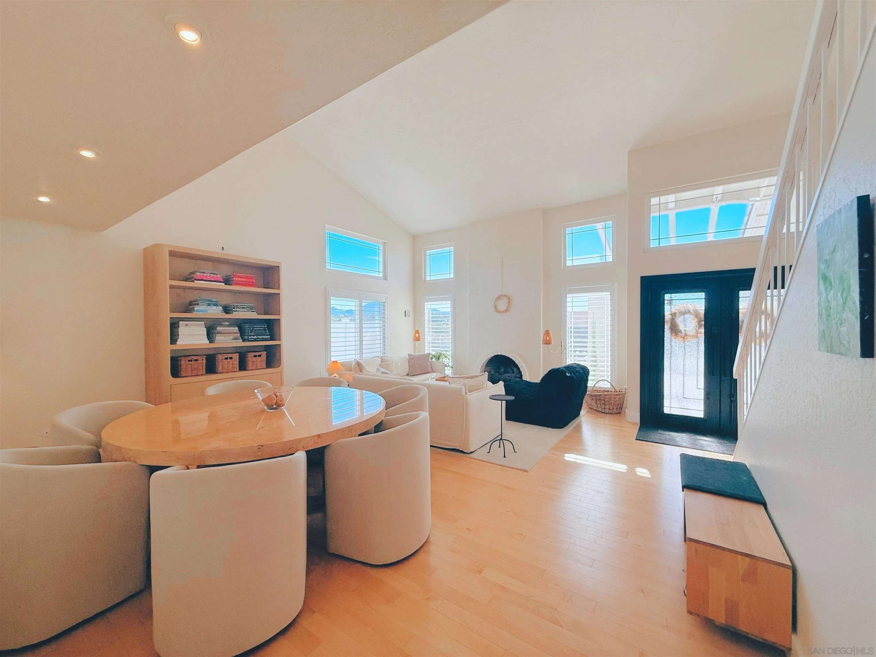 https://cdn.realtyfeed.com/cdn/127/260004469/65938c8fa4a27ca385800630affab27a.webp