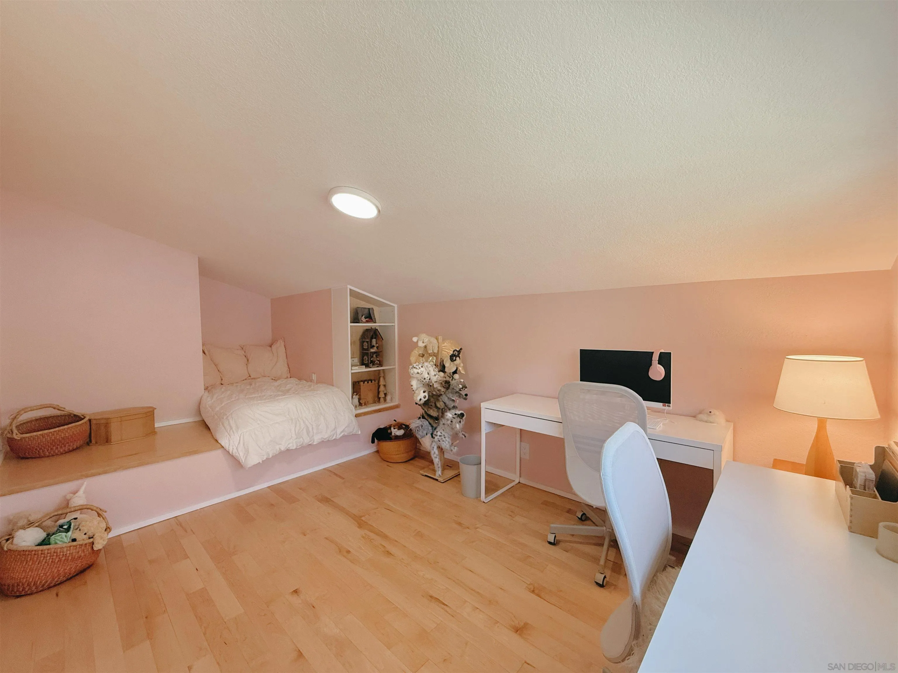 https://cdn.realtyfeed.com/cdn/127/260004469/7ccbd7be46f6782ae20753b25b927686.webp