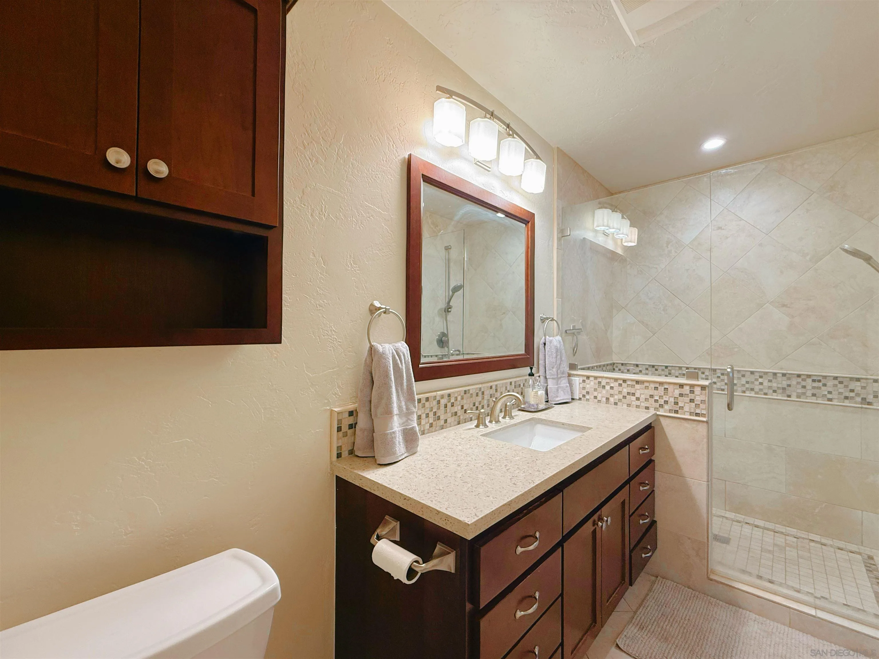 https://cdn.realtyfeed.com/cdn/127/260004469/a5935bf5ca0e53c53cf9108613e67844.webp