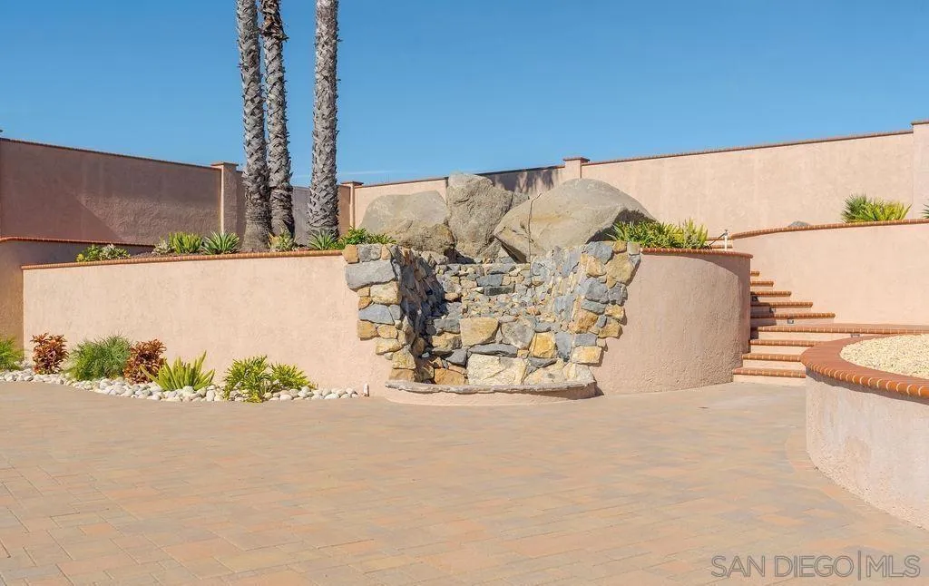 https://cdn.realtyfeed.com/cdn/127/260004471/242d5d566d2ed9b0c931b08d22488a68.webp