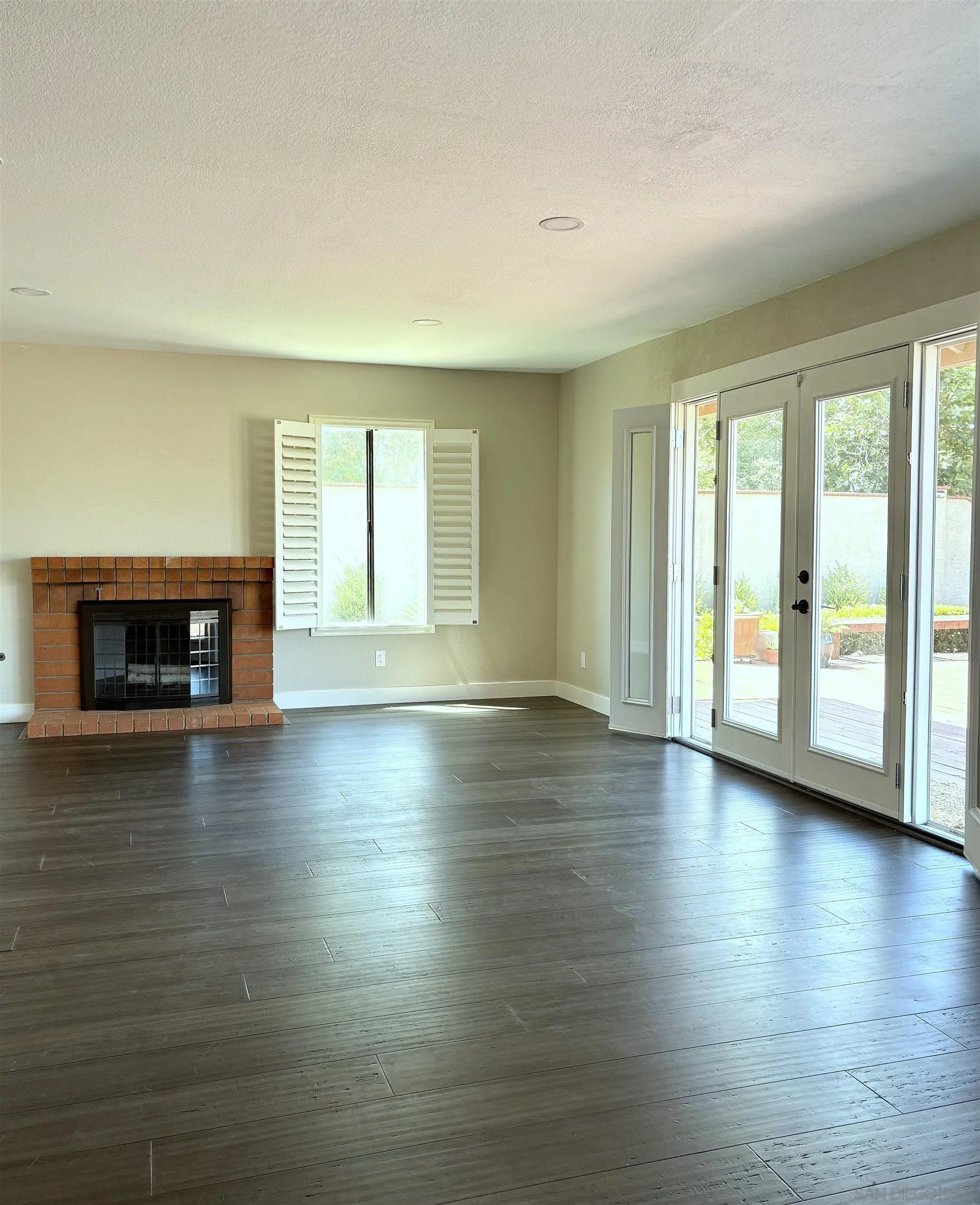 https://cdn.realtyfeed.com/cdn/127/260004471/5b2d980a91a7d0e3237c2269632f48b2.webp