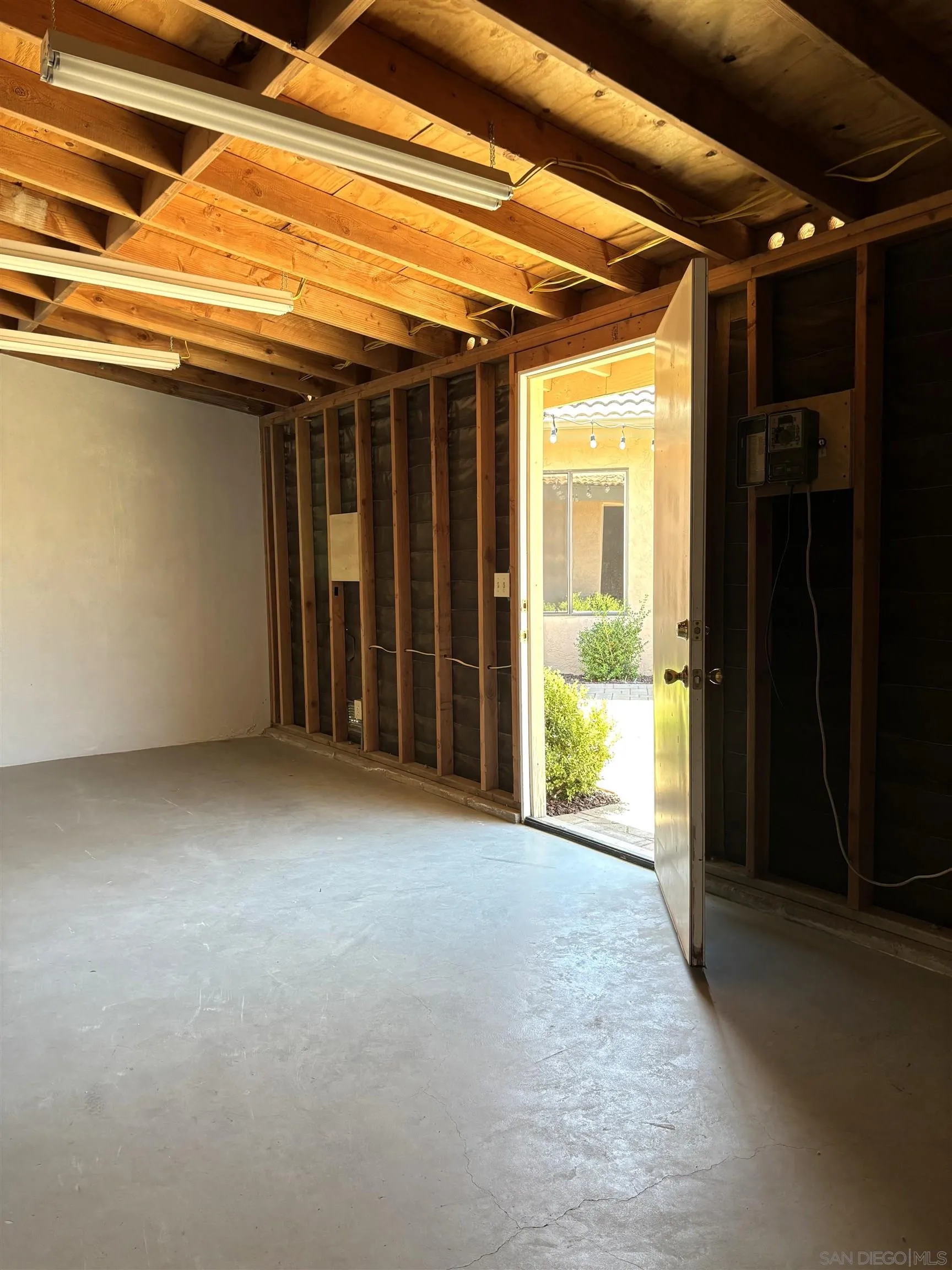 https://cdn.realtyfeed.com/cdn/127/260004471/c680c903426fea8ad53573d925fa2165.webp
