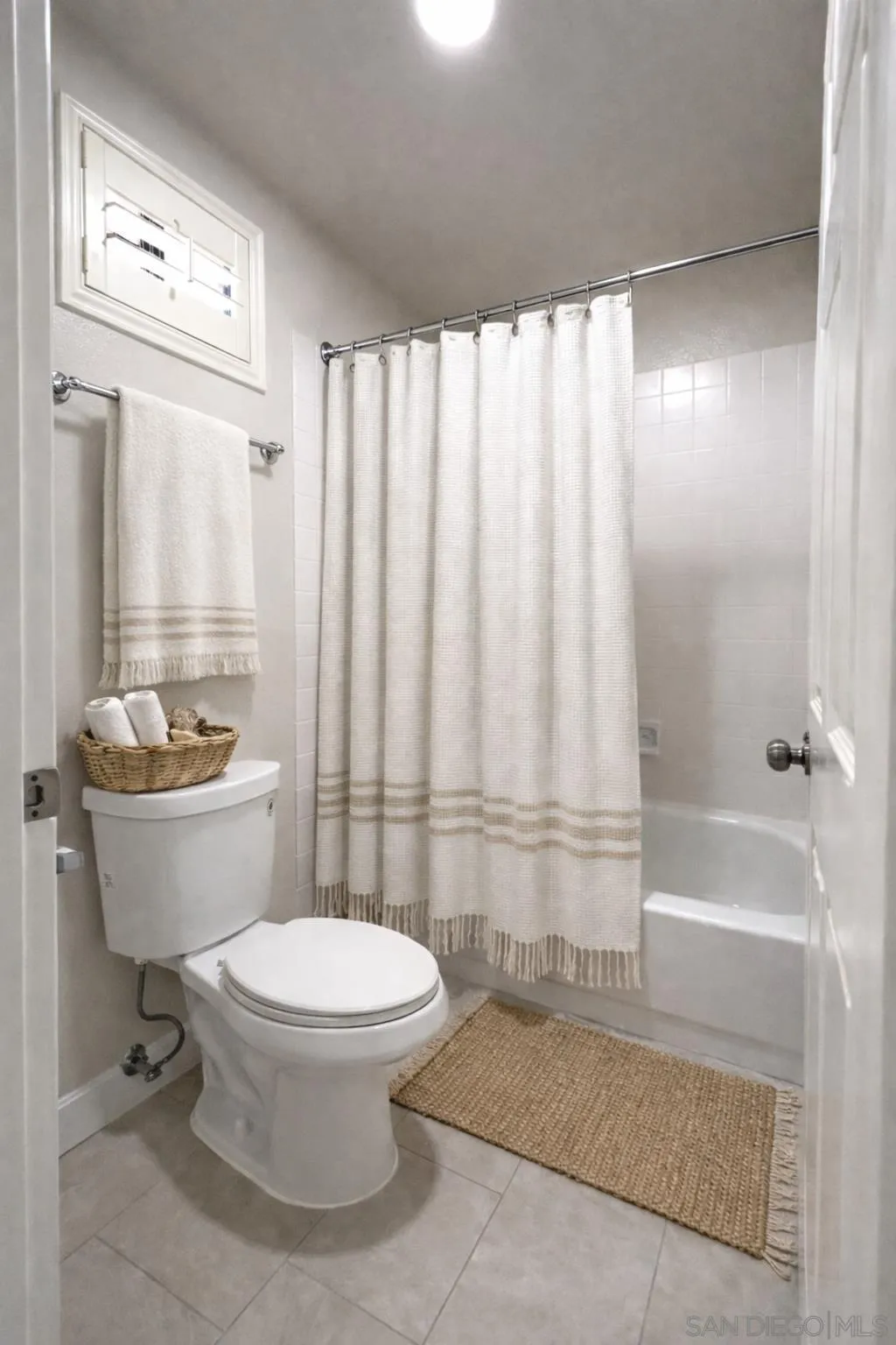 https://cdn.realtyfeed.com/cdn/127/260004471/cfc038b21f9b61bf6a133c38970cb1fe.webp