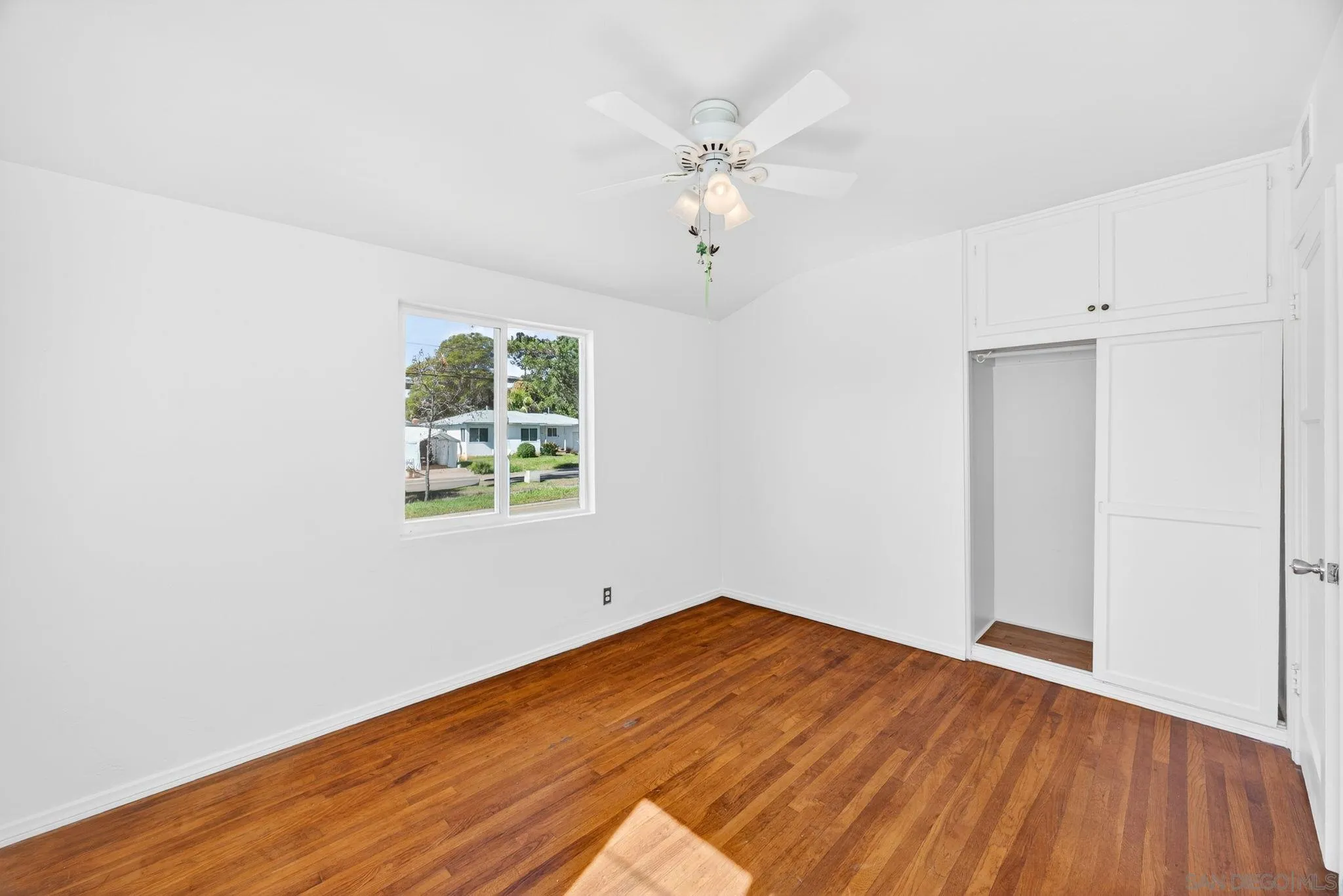 https://cdn.realtyfeed.com/cdn/127/260004475/0449a963e587f57d35dccaef18996729.webp
