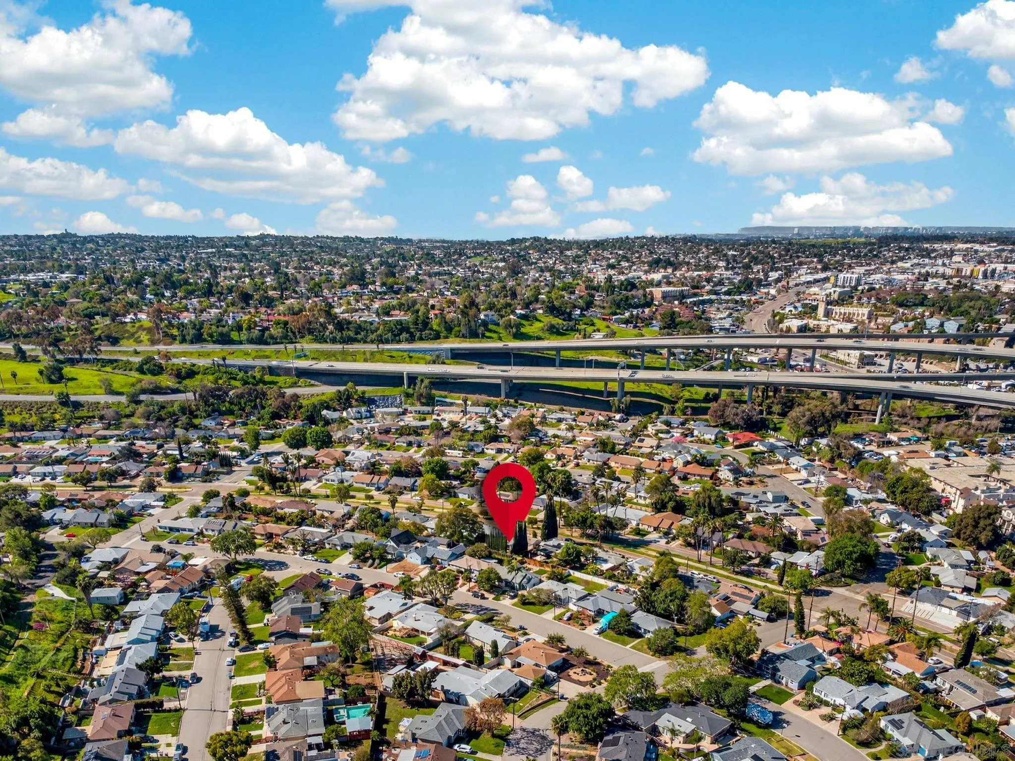https://cdn.realtyfeed.com/cdn/127/260004475/a61b315f834c52bd0311de88f6b153c5.webp