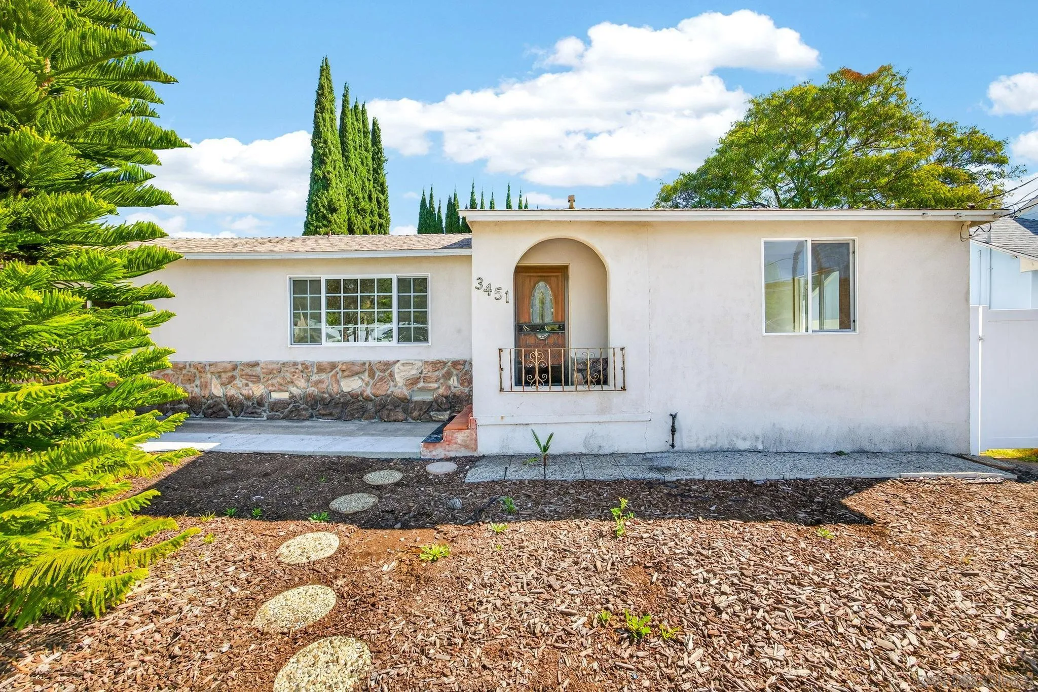 https://cdn.realtyfeed.com/cdn/127/260004475/be8f81a71bf24f00cd029ae1bd182685.webp