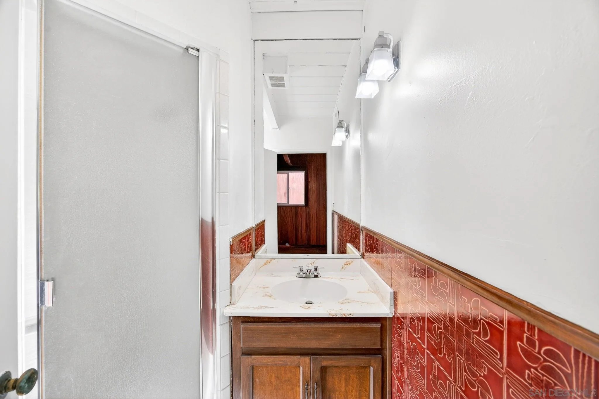 https://cdn.realtyfeed.com/cdn/127/260004475/c9b79b90ac0c9582f2c8cb31b5702e10.webp