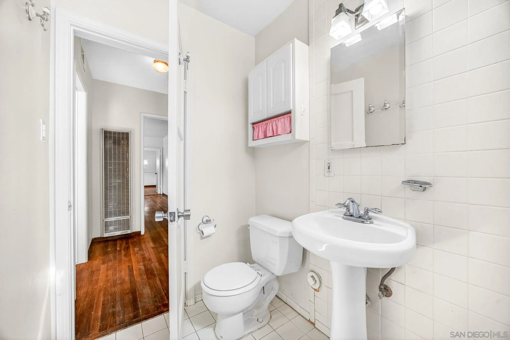 https://cdn.realtyfeed.com/cdn/127/260004475/f211aa91b9a9982c002ec6d6a5a6d595.webp