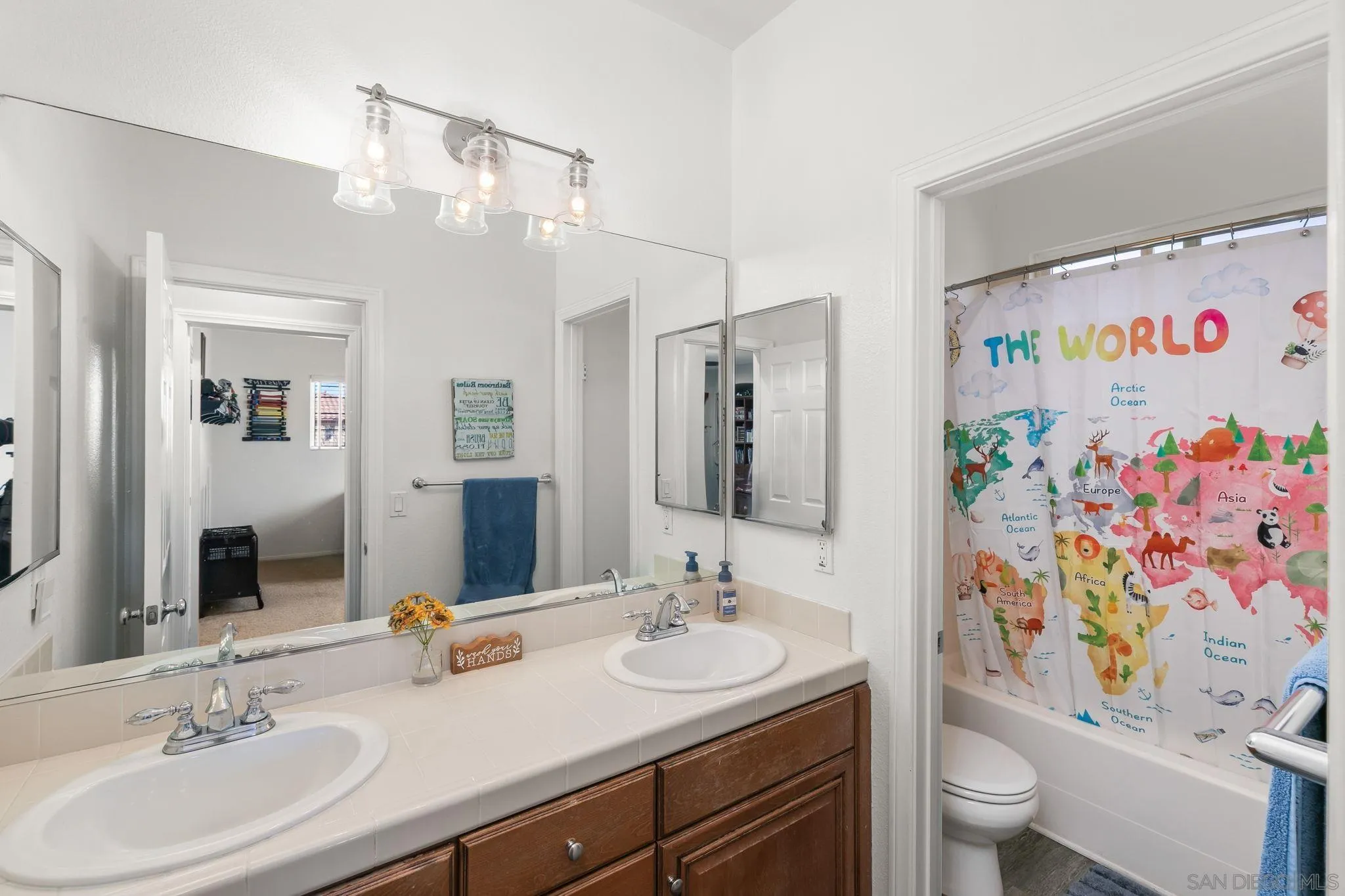 https://cdn.realtyfeed.com/cdn/127/260004476/ad3a132cc22de08e936dce8050ed0718.webp