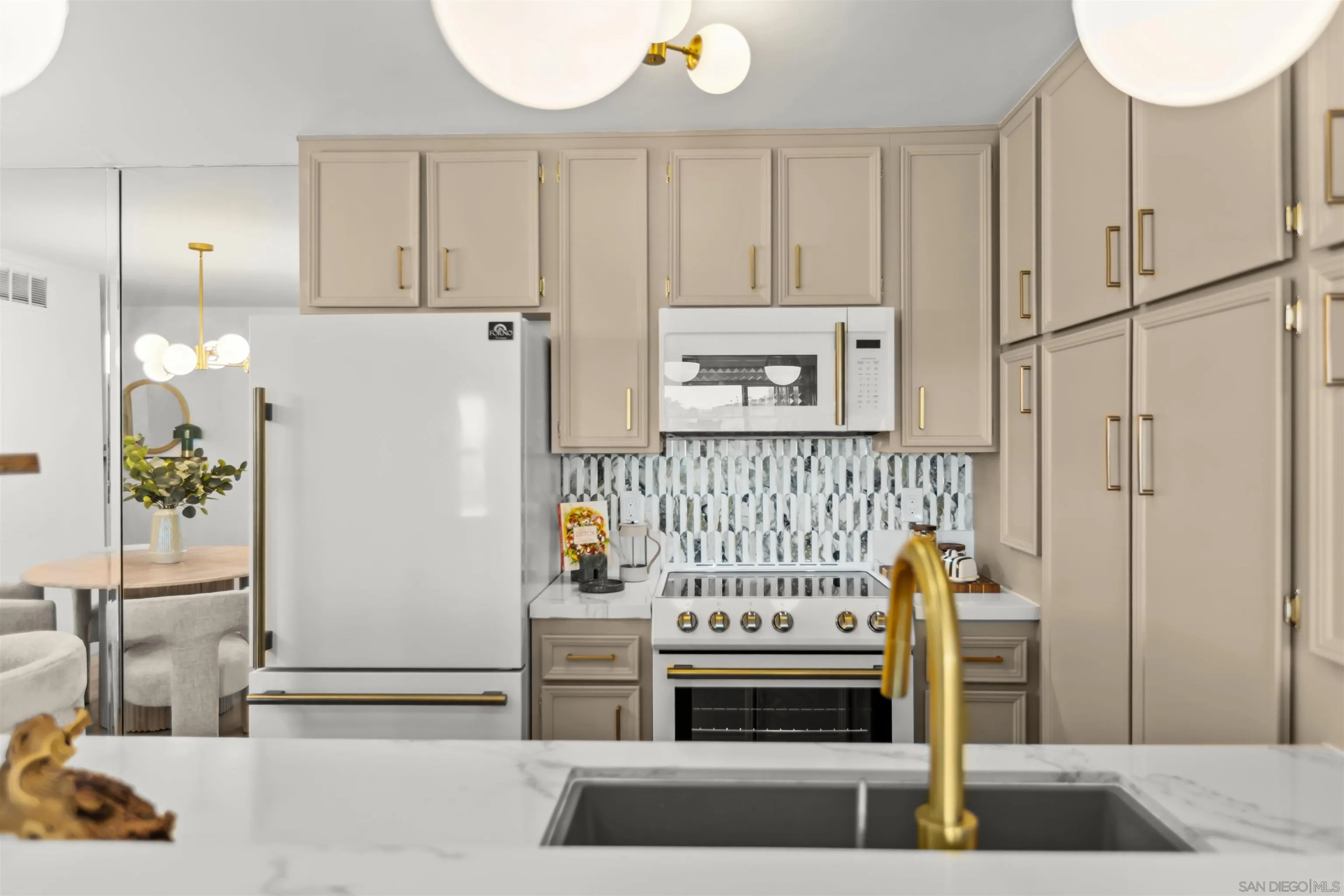 Photo #13: 260004477 Listing: Photo #13