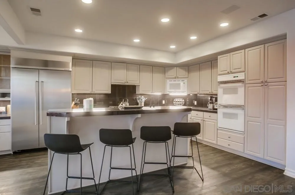 https://cdn.realtyfeed.com/cdn/127/260004479/c520460f709f057e445bea5863c7c0a8.webp