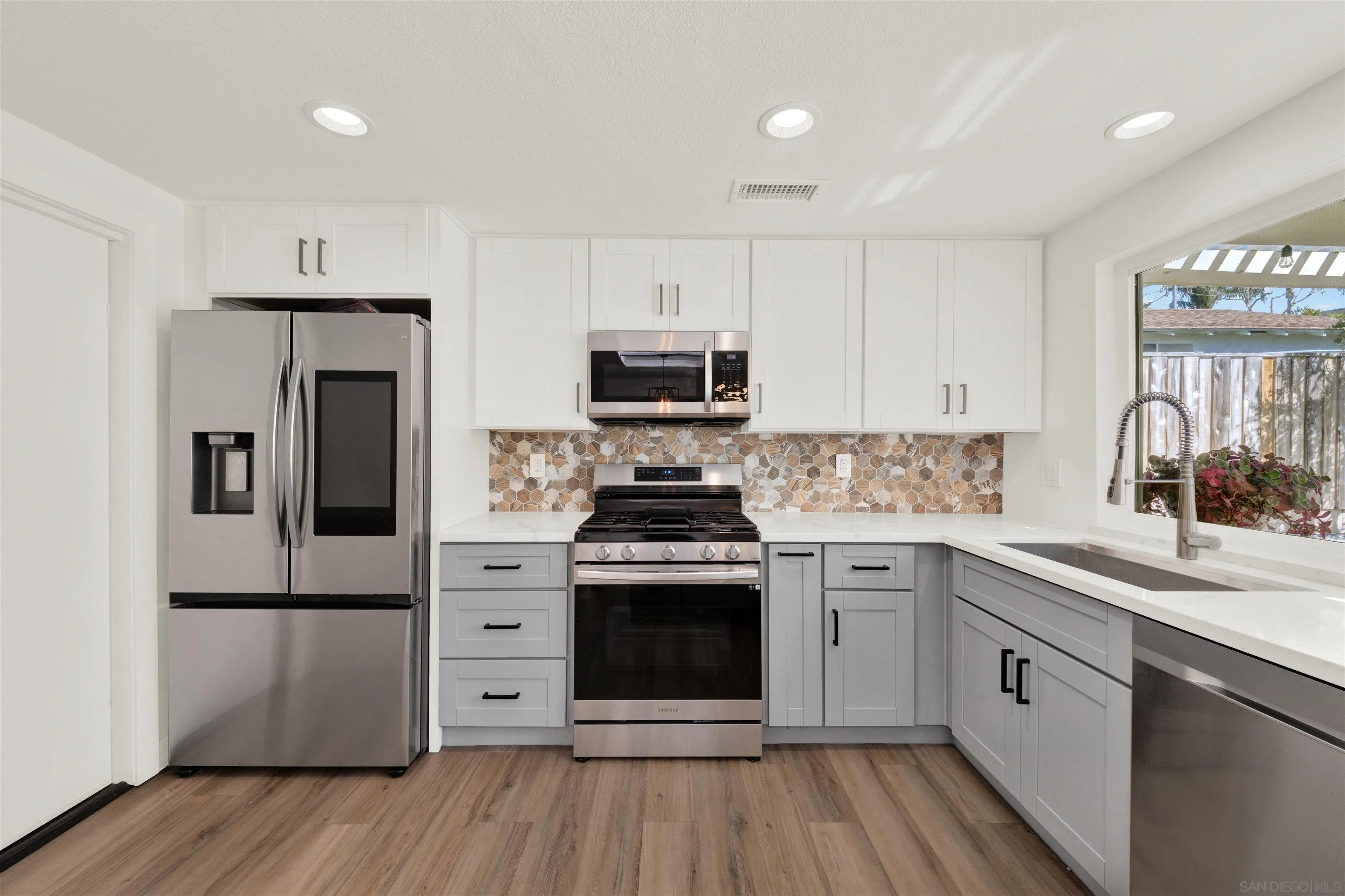 https://cdn.realtyfeed.com/cdn/127/260004483/40762c4090b884a7dbcd613a42028359.webp