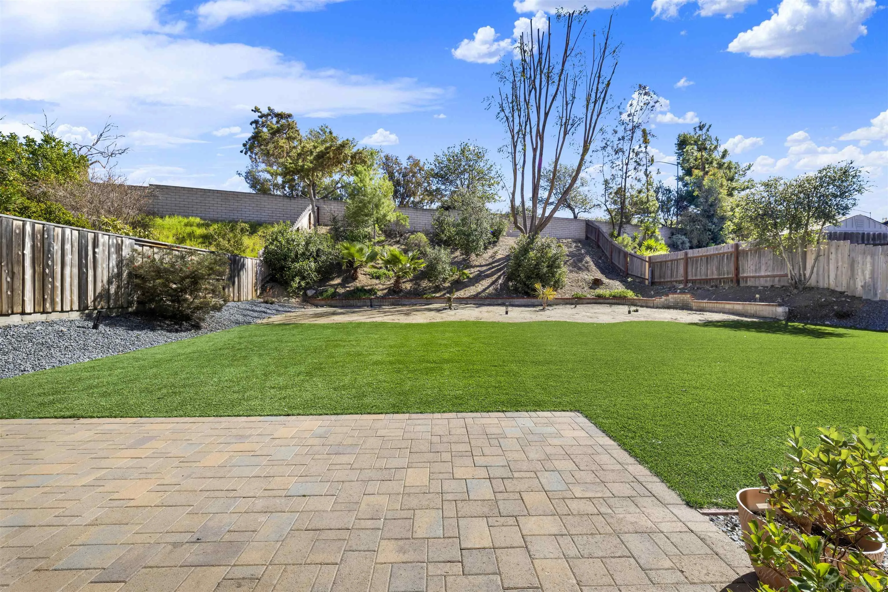 https://cdn.realtyfeed.com/cdn/127/260004483/c07c0ba793a1b5017b8e0db4709750e9.webp