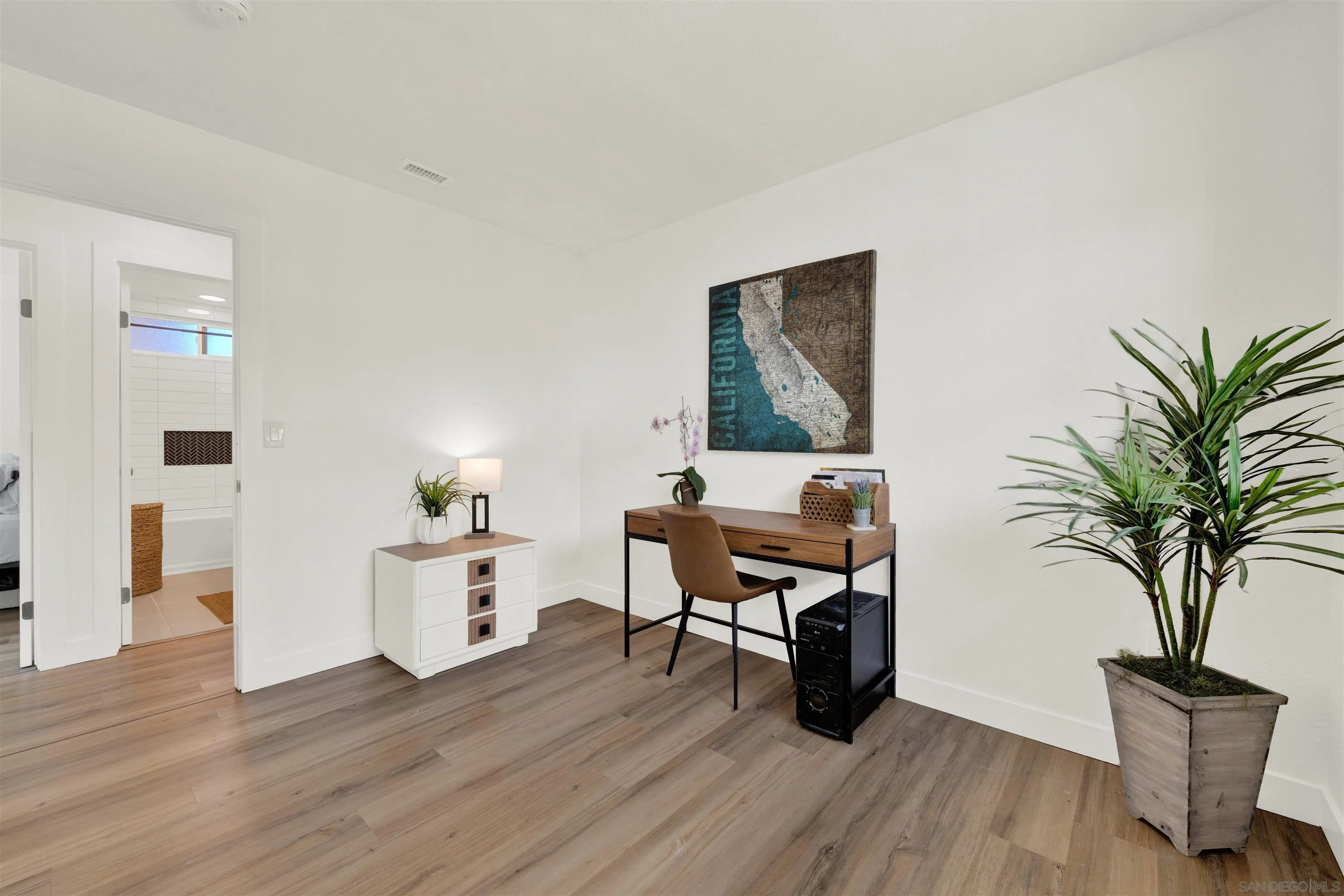 https://cdn.realtyfeed.com/cdn/127/260004483/e8033e57fc173c5754dd6e88f6cd76d9.webp