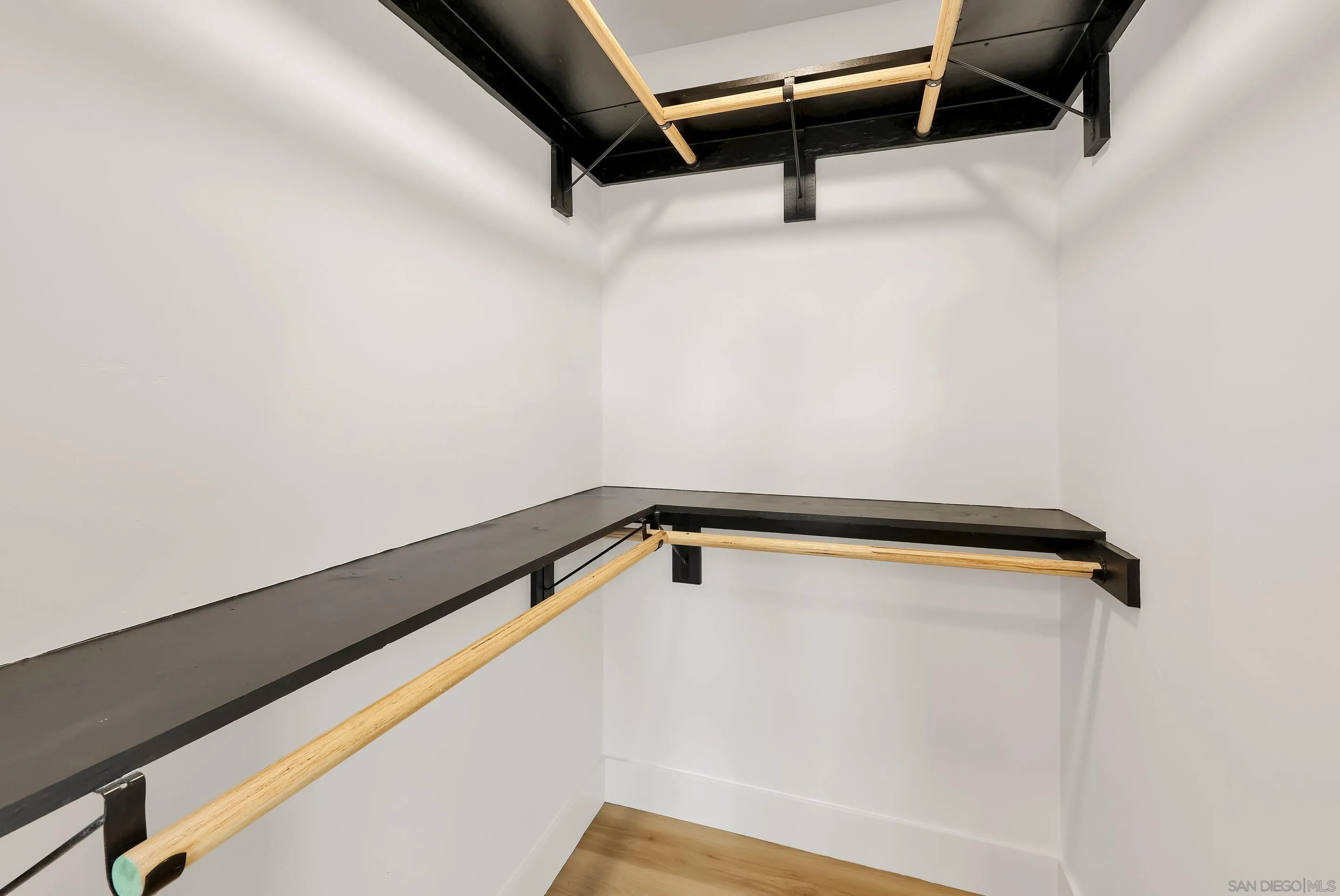 https://cdn.realtyfeed.com/cdn/127/260004492/07aaf3daa552c9a7be1a5acf30b1f674.webp