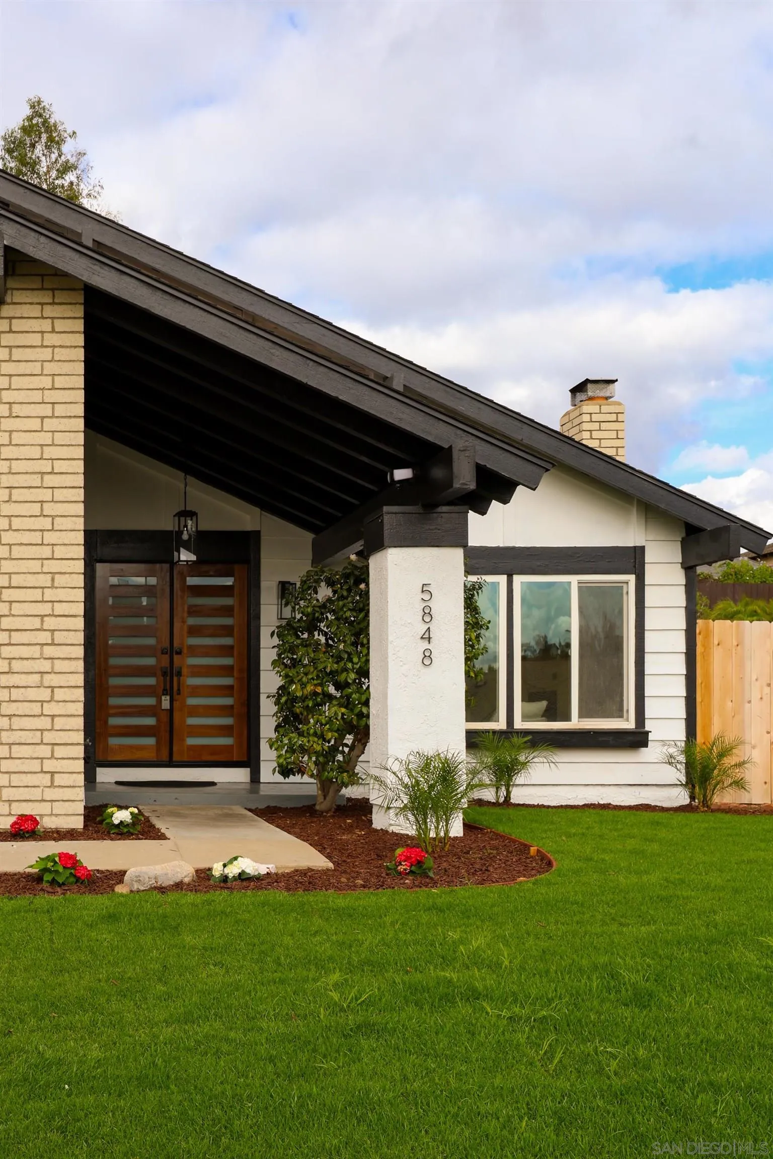 https://cdn.realtyfeed.com/cdn/127/260004492/c6a114ecde924c38e347edc08ad626ff.webp