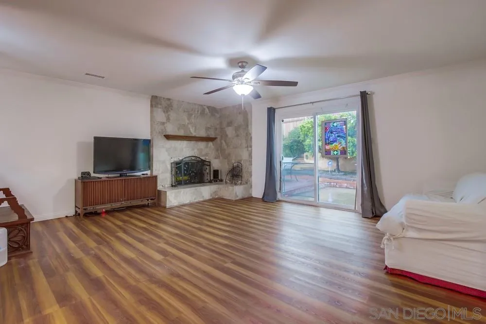 https://cdn.realtyfeed.com/cdn/127/260004496/da390f7974fc2be072c9377d0292f1b0.webp