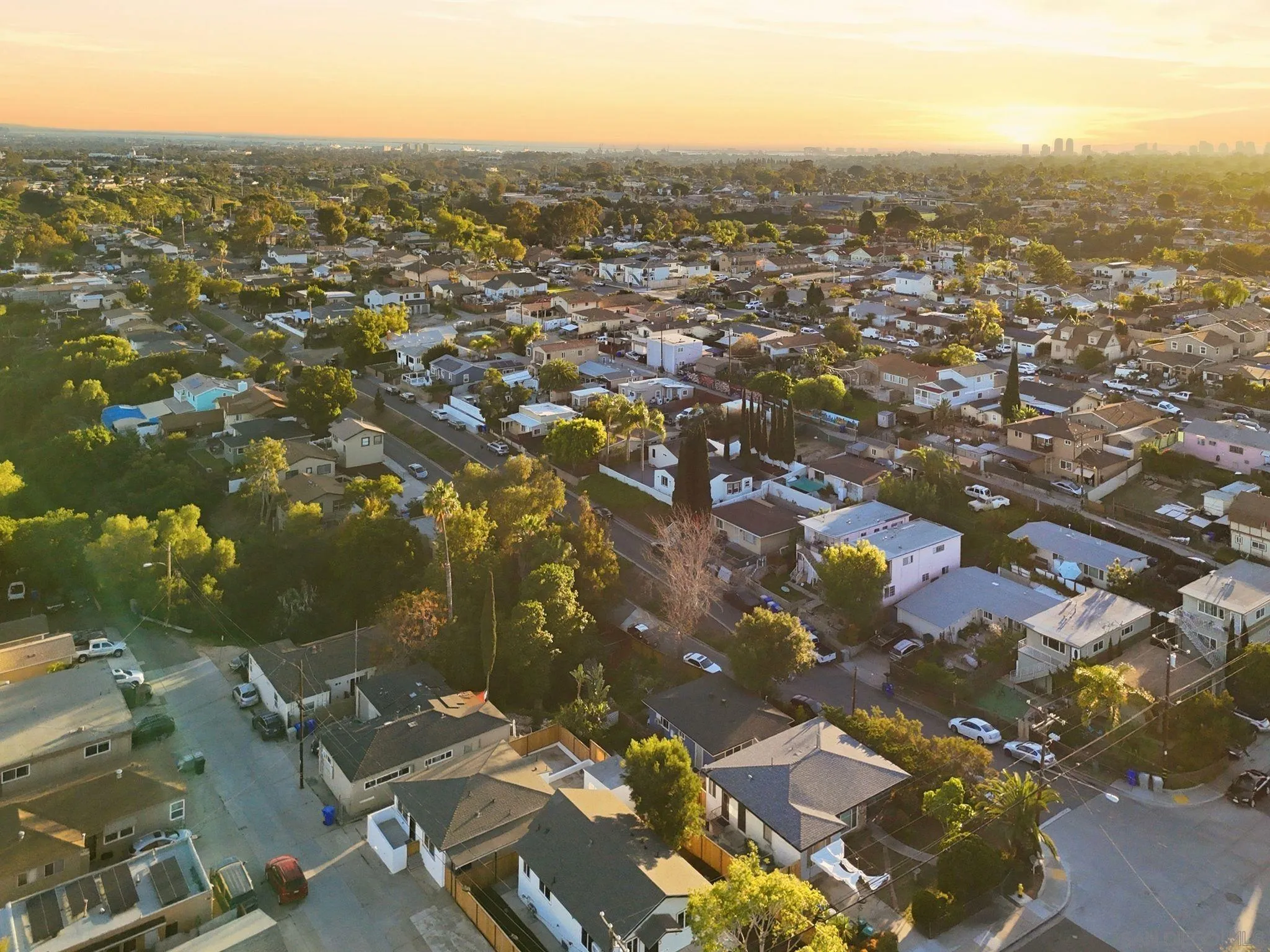 https://cdn.realtyfeed.com/cdn/127/260004500/3208c5f5efa0b43307347f082d8f6e79.webp