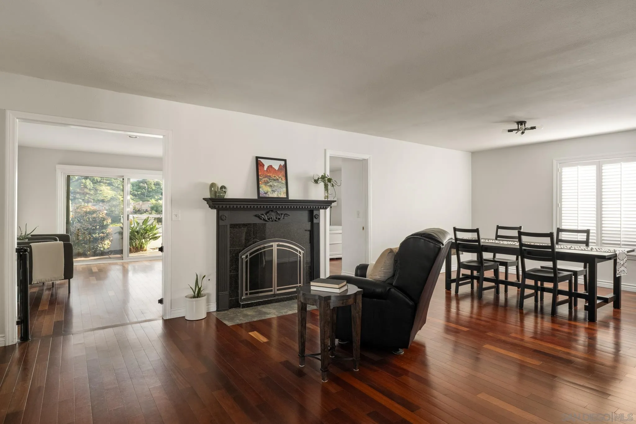https://cdn.realtyfeed.com/cdn/127/260004503/171d5b6c646950e16388c6d50459e19d.webp