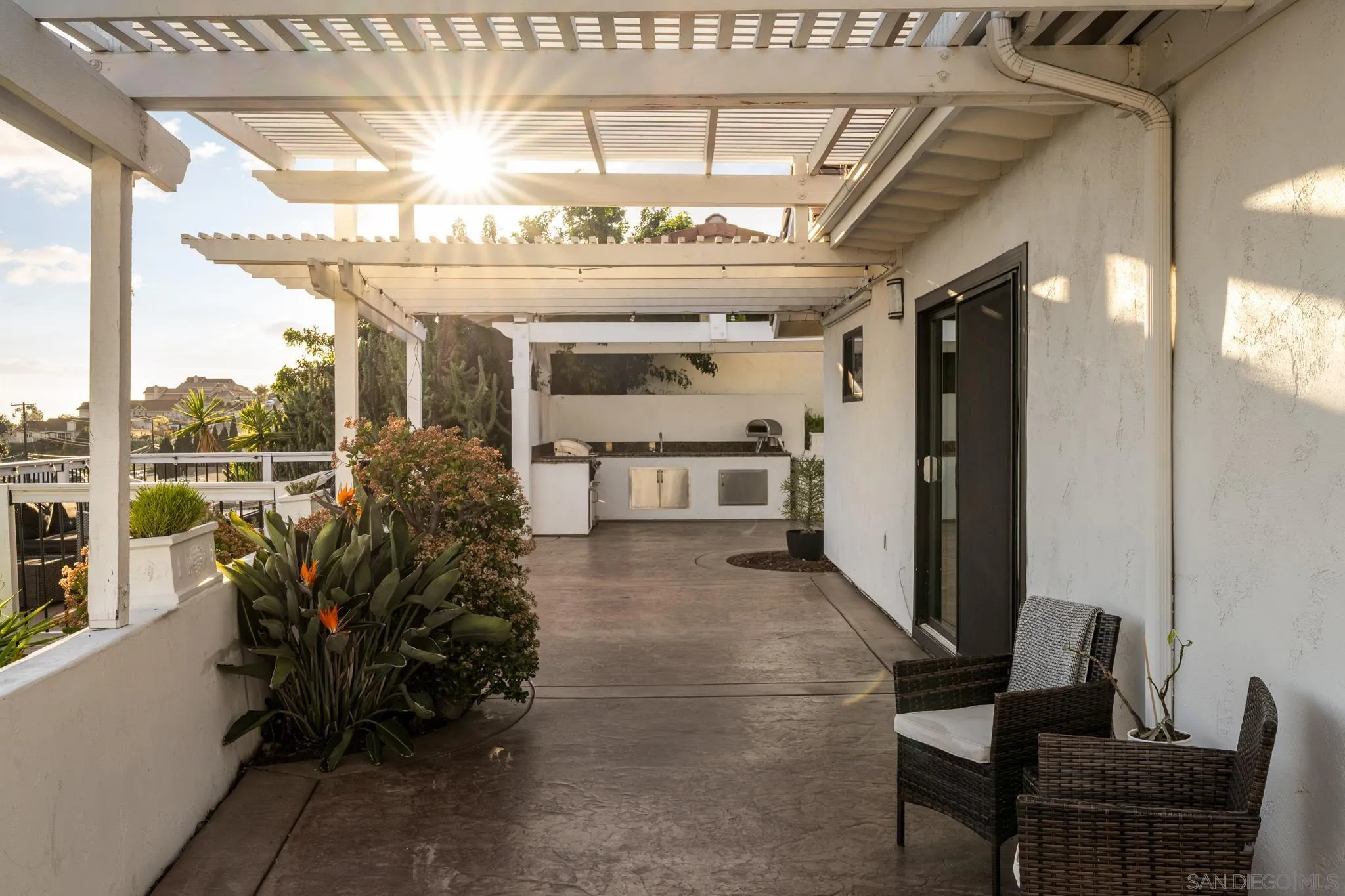 https://cdn.realtyfeed.com/cdn/127/260004503/354329a82c6dfae52faa8c51204559a7.webp