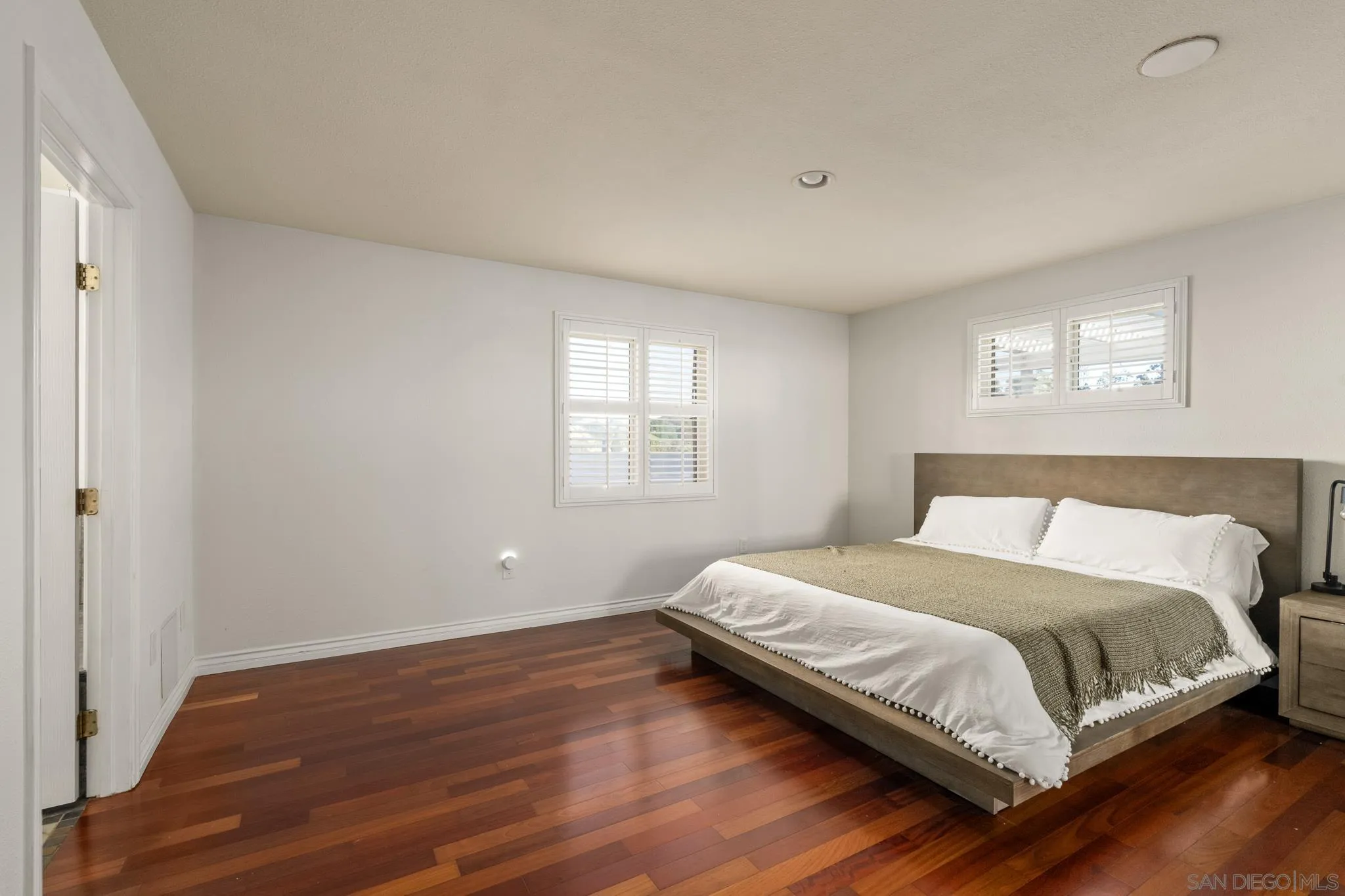 https://cdn.realtyfeed.com/cdn/127/260004503/42983cc43f152a6ba4ad834107867bb8.webp