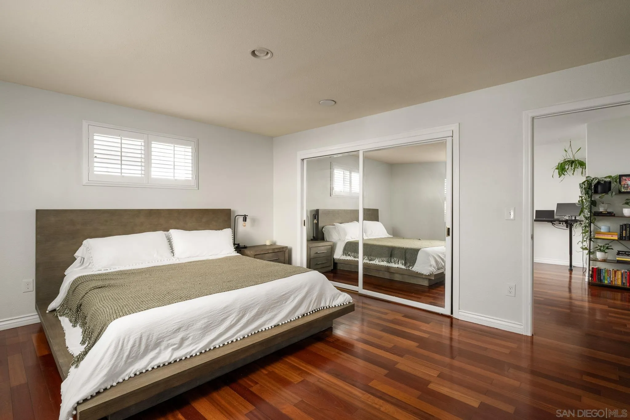 https://cdn.realtyfeed.com/cdn/127/260004503/4a8931404c4fb9cfd5e2e415b1781a9c.webp