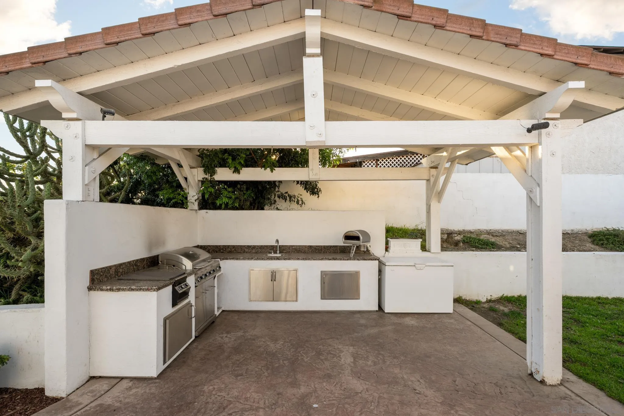https://cdn.realtyfeed.com/cdn/127/260004503/8a55145fb4a10f9a7f4ad08631f06f2f.webp