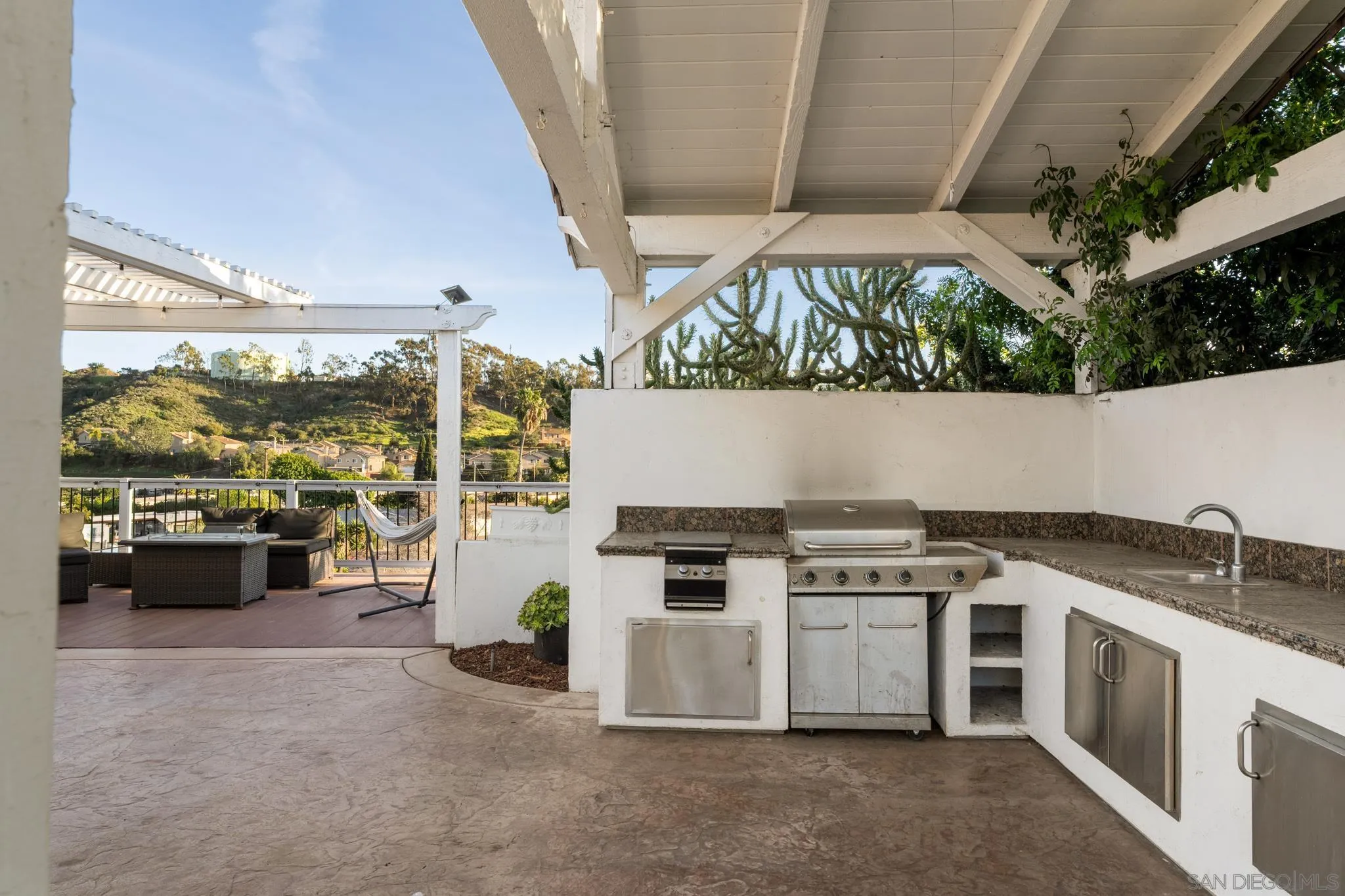 https://cdn.realtyfeed.com/cdn/127/260004503/b9e65a9f947d541912716433c34329cd.webp