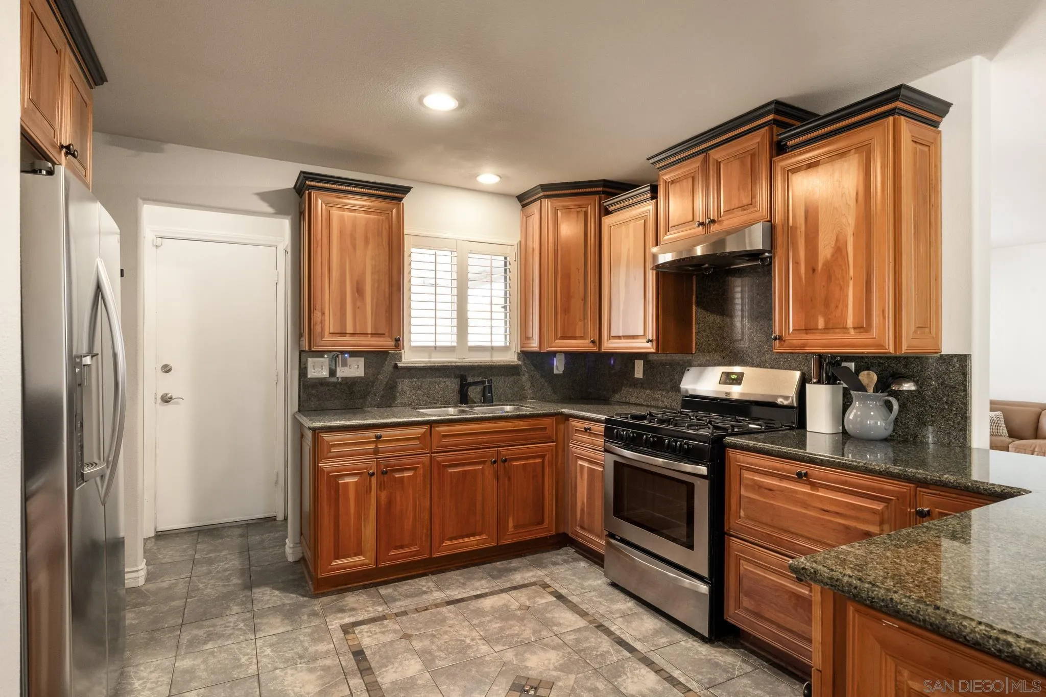 https://cdn.realtyfeed.com/cdn/127/260004503/c2ec37b8e0173163739e036a30cd51db.webp