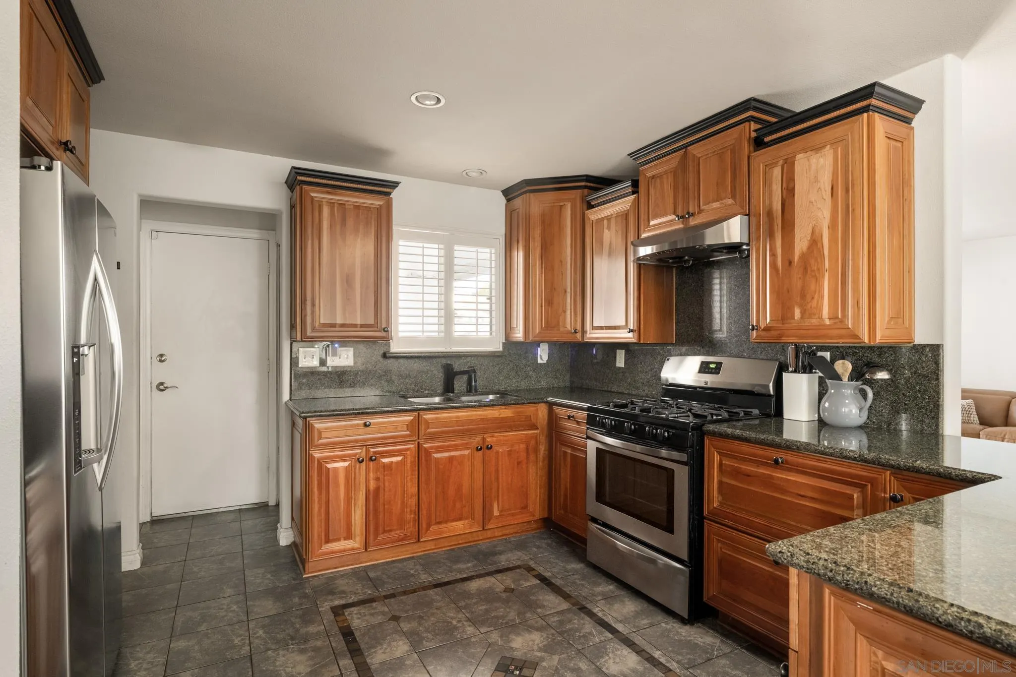 https://cdn.realtyfeed.com/cdn/127/260004503/f48f698a94d979e9259b3889fe2ea65f.webp