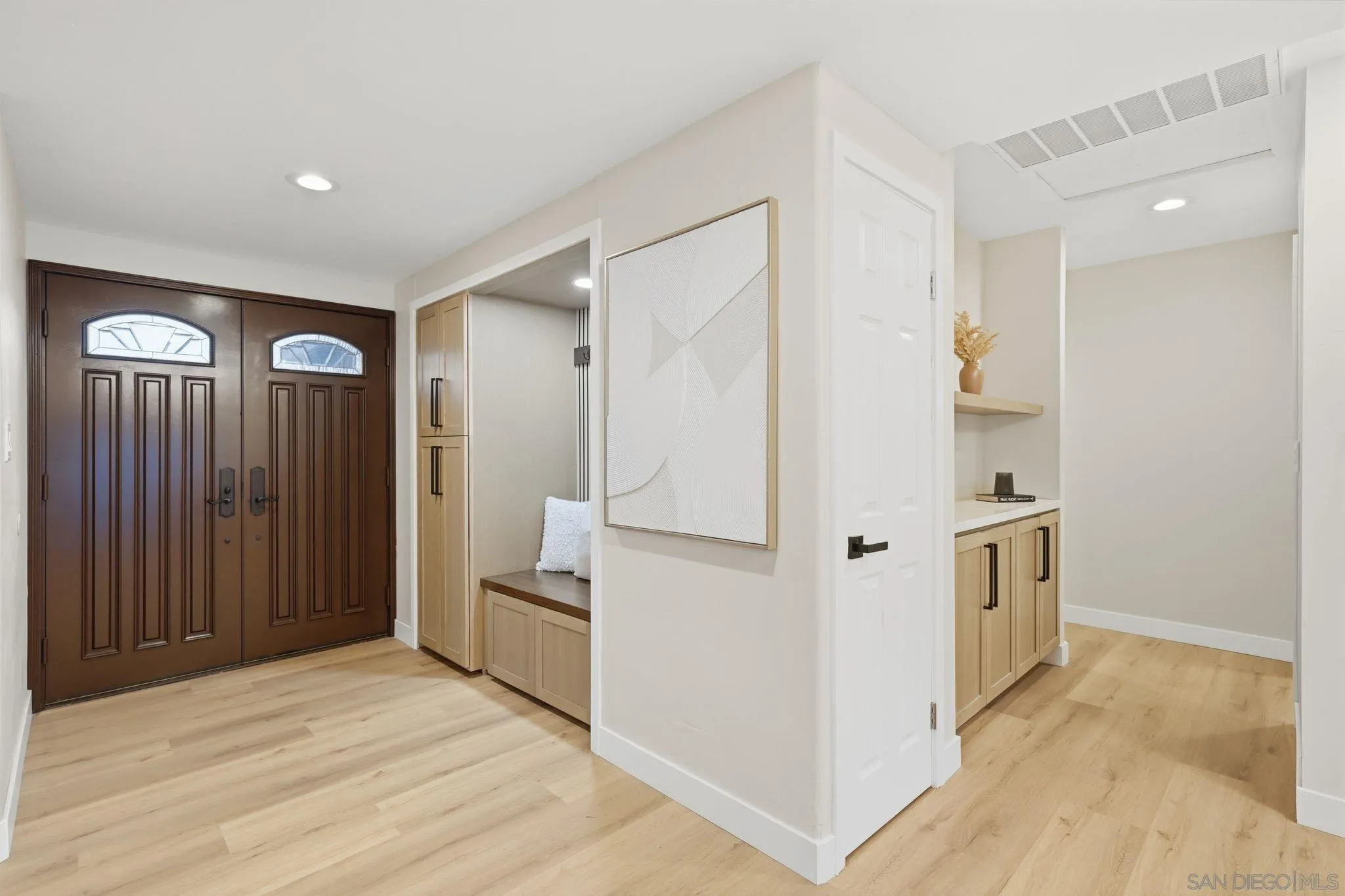 https://cdn.realtyfeed.com/cdn/127/260004504/390091113d510762eb51ba506ef12fa3.webp