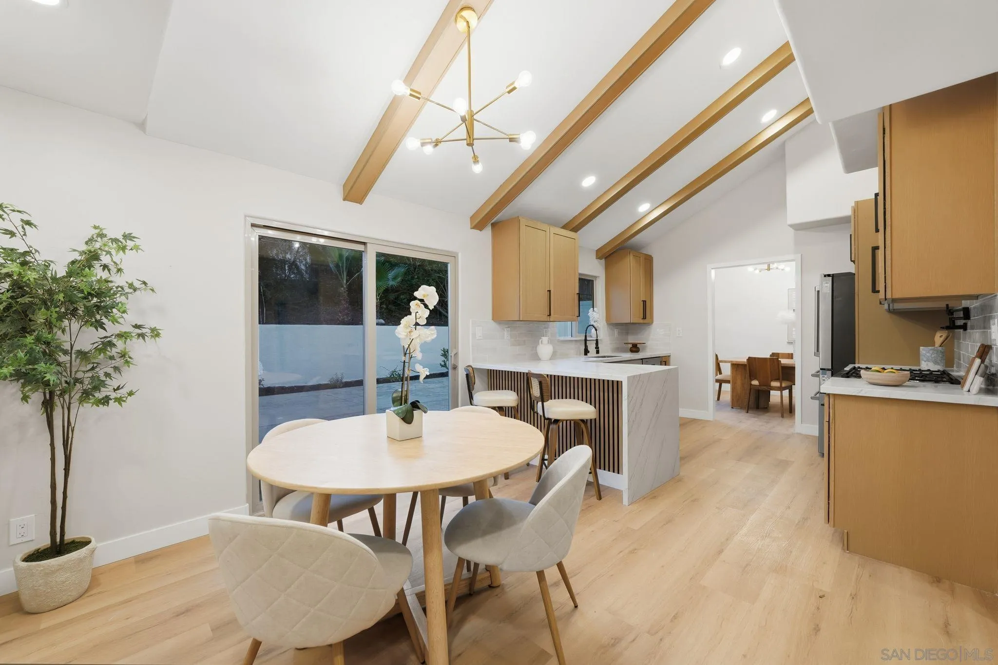 https://cdn.realtyfeed.com/cdn/127/260004504/4880f854de3c61445a5b78648739f3d8.webp