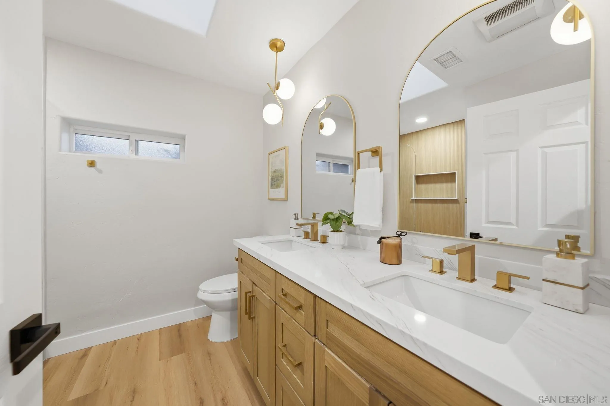 https://cdn.realtyfeed.com/cdn/127/260004504/7c788d1f30611d162413954b4f9d6737.webp