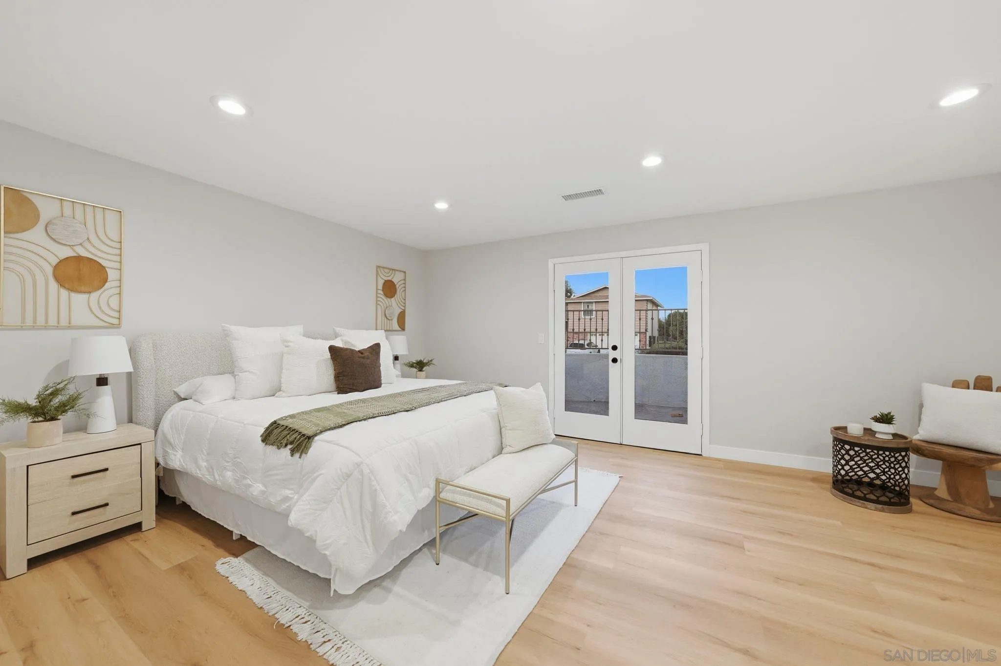 https://cdn.realtyfeed.com/cdn/127/260004504/d1cdd8094c225a5f06dea17a5708dff4.webp