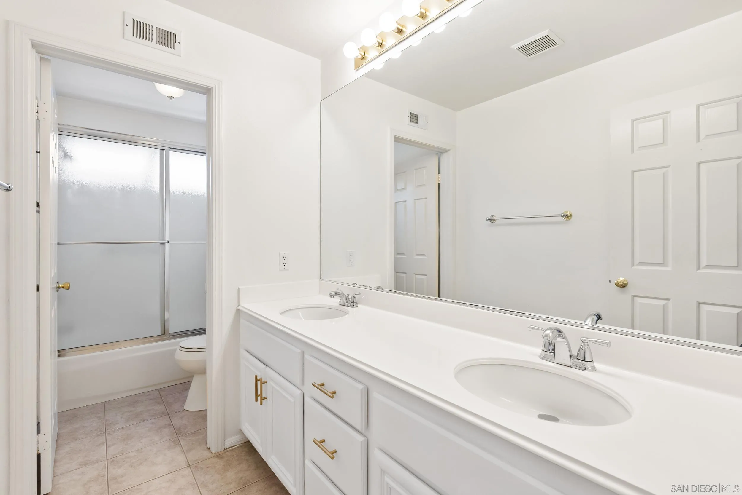 https://cdn.realtyfeed.com/cdn/127/260004506/698286fe5ca91dbba5f341605c9b2a97.webp
