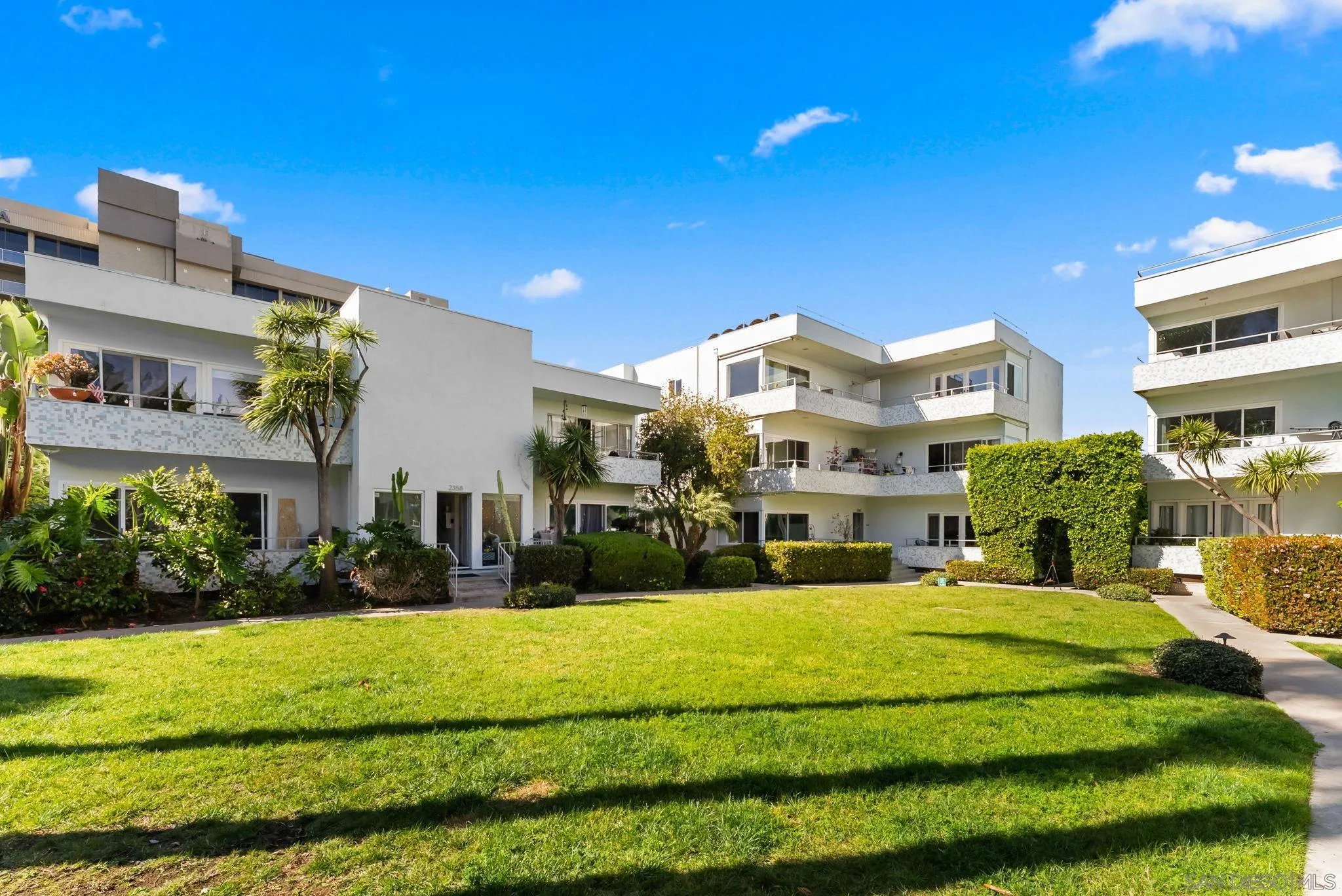 https://cdn.realtyfeed.com/cdn/127/260004507/16b26ae841ab7f32e59c5107ee342c35.webp