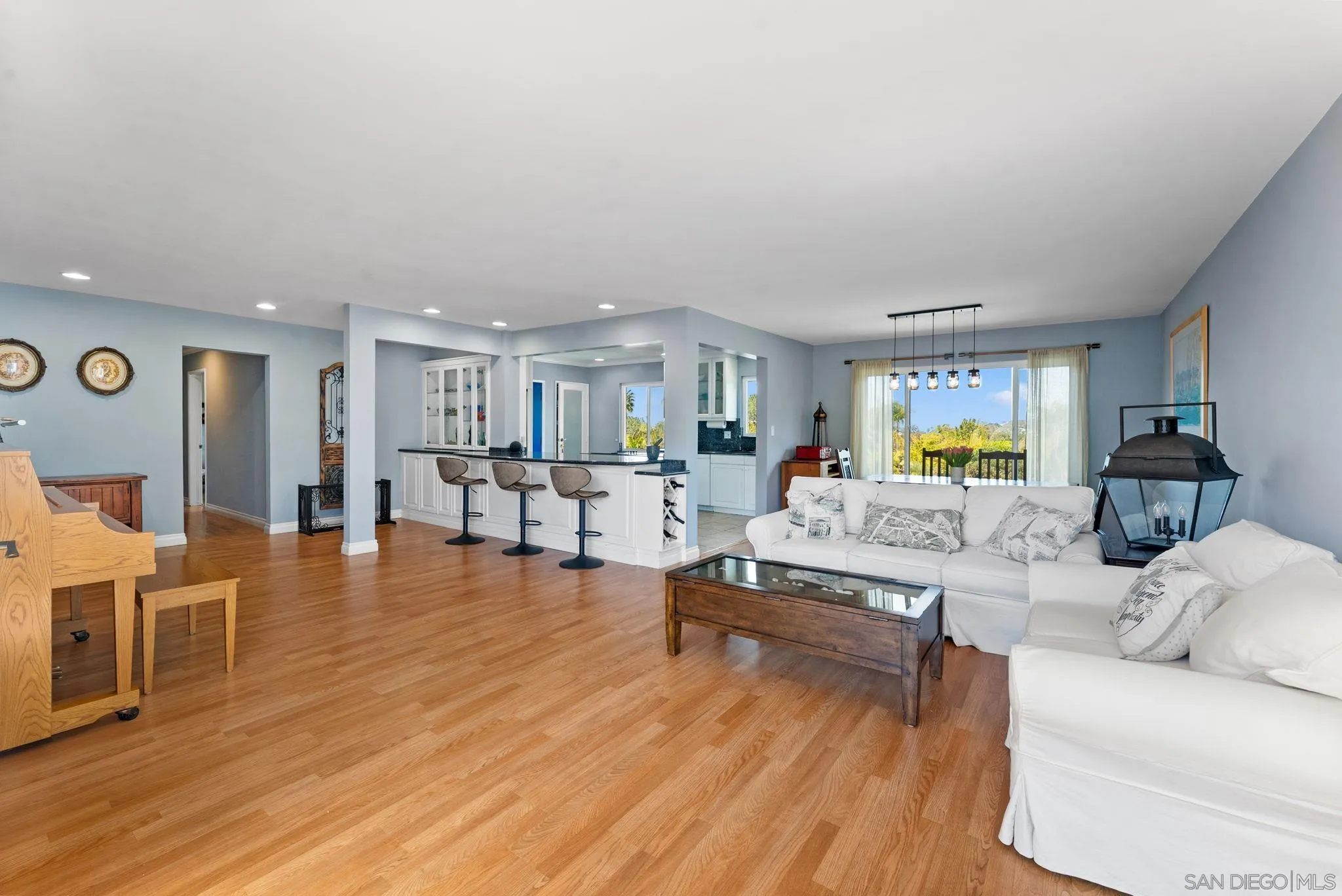 https://cdn.realtyfeed.com/cdn/127/260004507/38f14d3cc89a05ec12737ed3a7370eca.webp