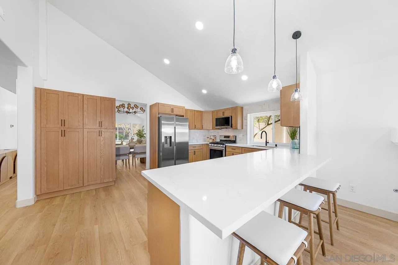 https://cdn.realtyfeed.com/cdn/127/260004514/a847b7ddc8f49009b3f706080663ac50.webp