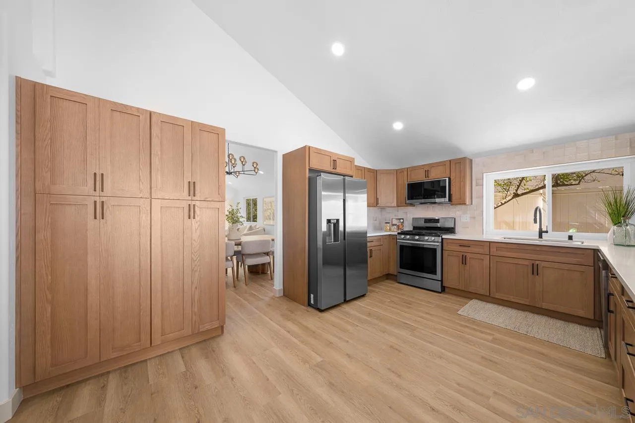 https://cdn.realtyfeed.com/cdn/127/260004514/caebf3585fc911825c0e9f58ba7791d6.webp