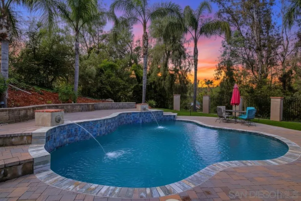 232 Calle Florecita, Escondido, CA, 92029