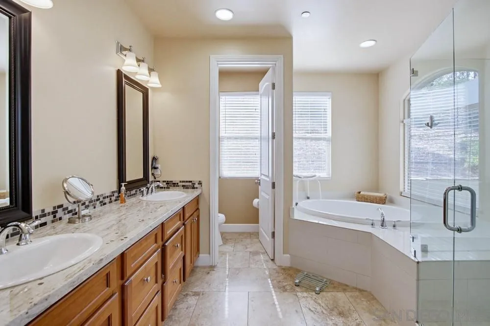 232 Calle Florecita, Escondido, CA, 92029