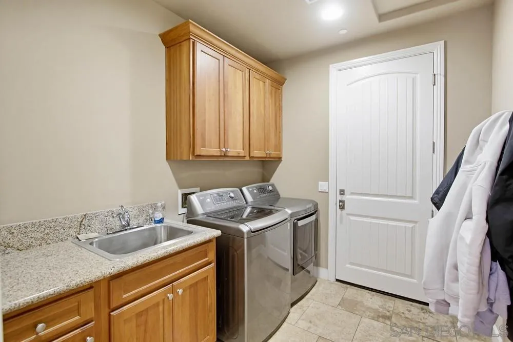 232 Calle Florecita, Escondido, CA, 92029