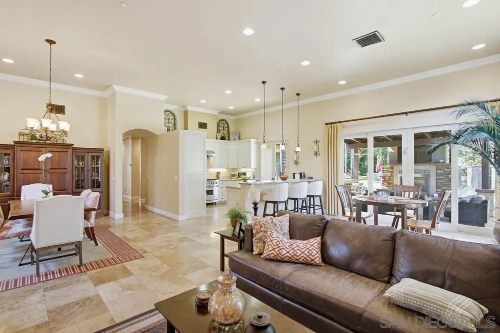 232 Calle Florecita, Escondido, CA, 92029
