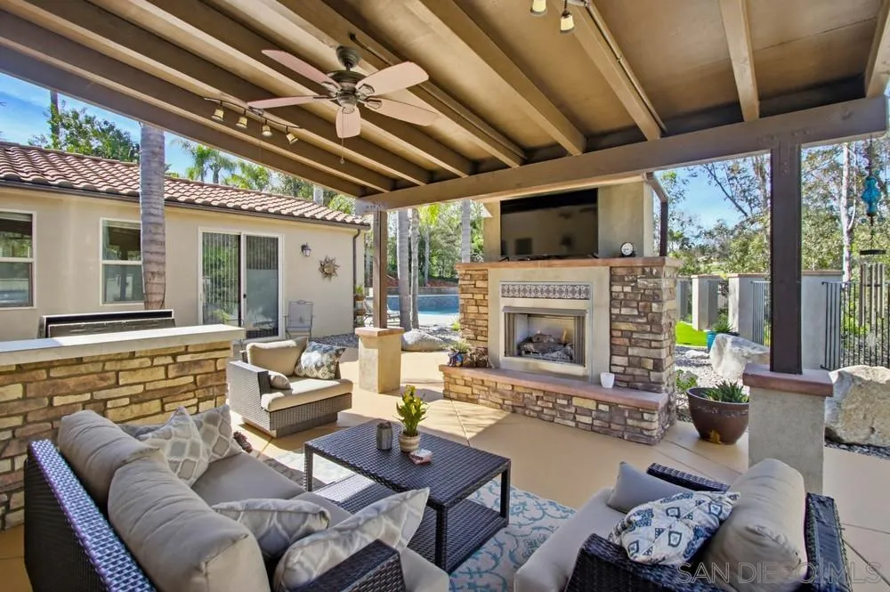 232 Calle Florecita, Escondido, CA, 92029