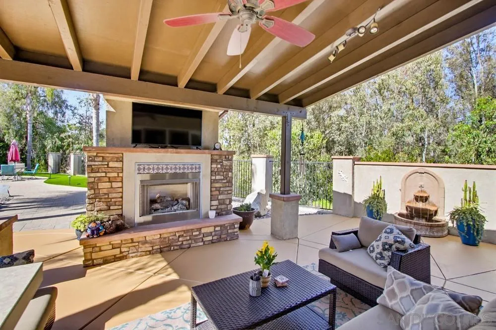232 Calle Florecita, Escondido, CA, 92029