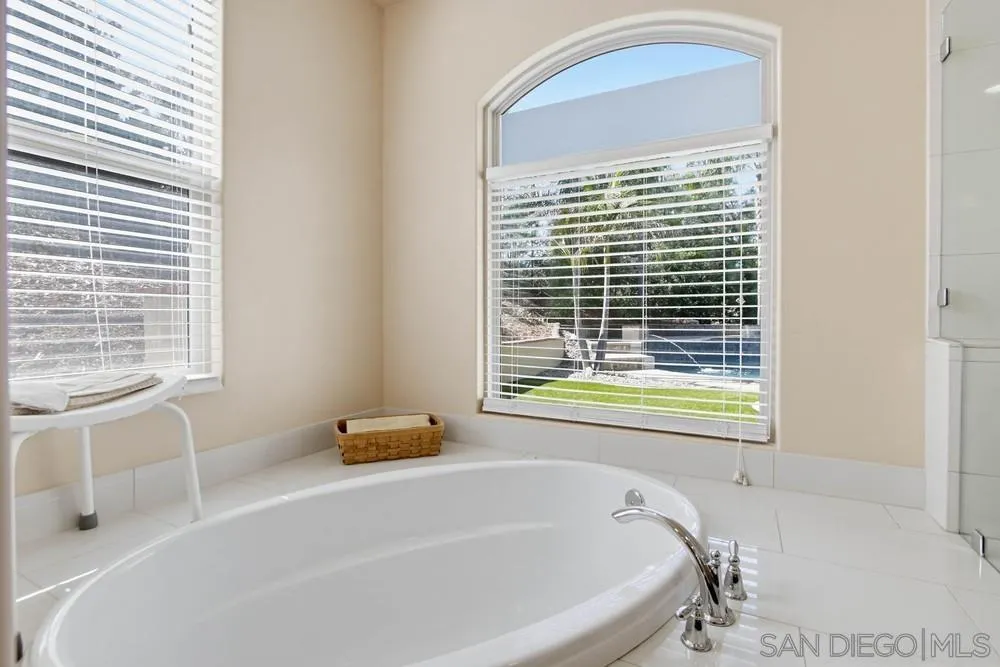 232 Calle Florecita, Escondido, CA, 92029