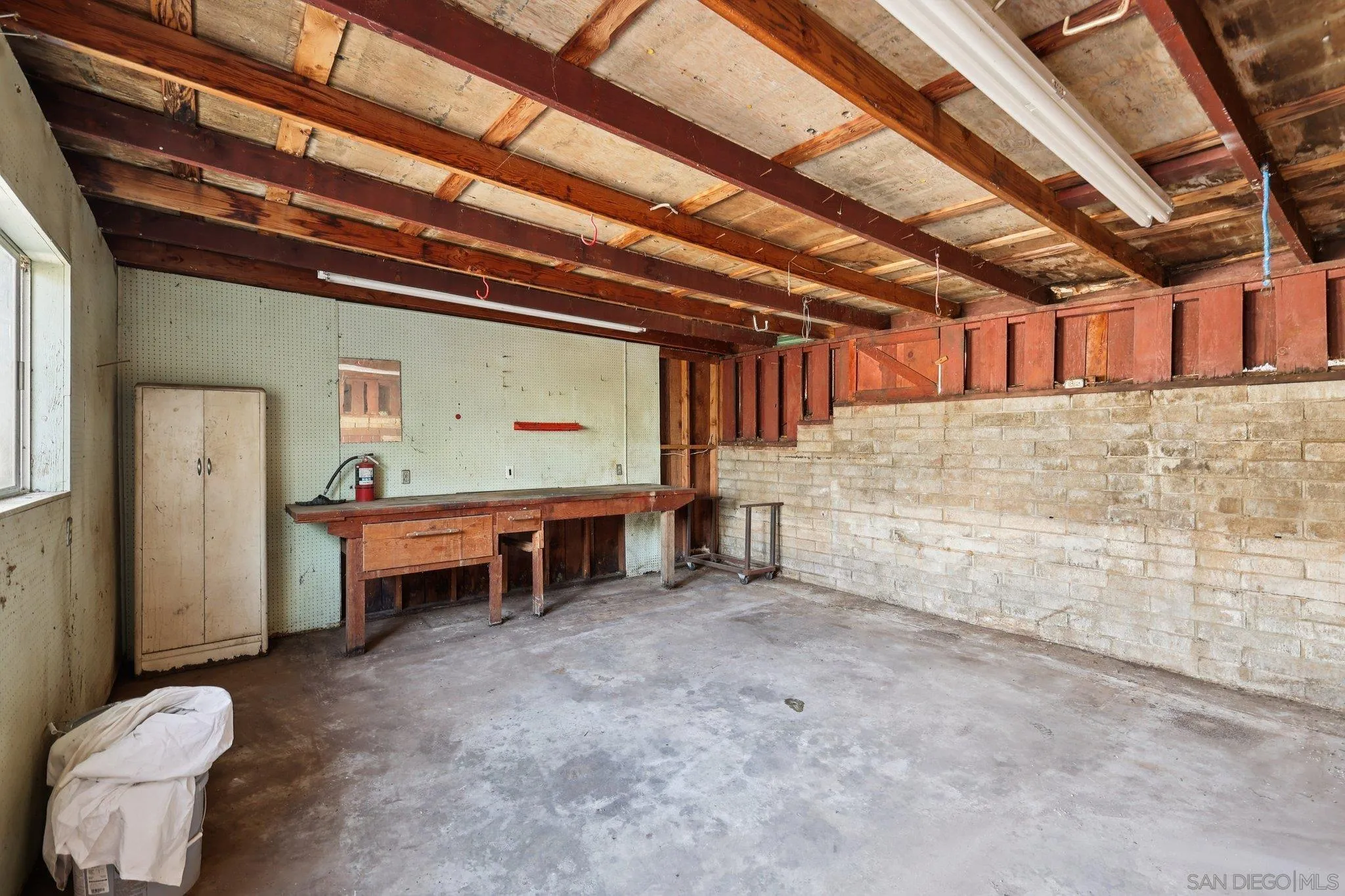 https://cdn.realtyfeed.com/cdn/127/260004528/6cf61e42ae6c1e1b9af831d66c34ff7b.webp